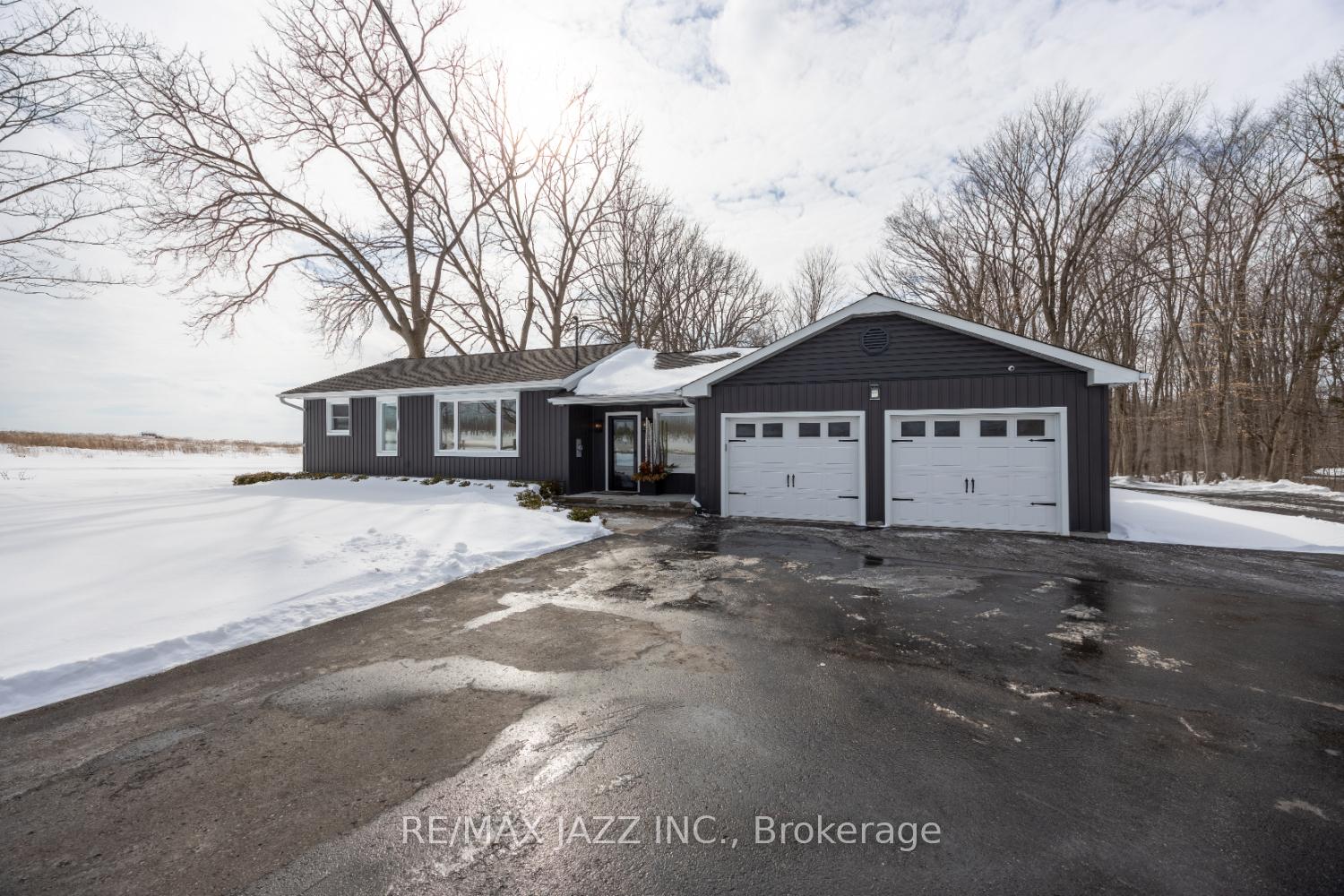 Photo 3 of 4766 Middle Road, Clarington, Bowmanville — HOMEH