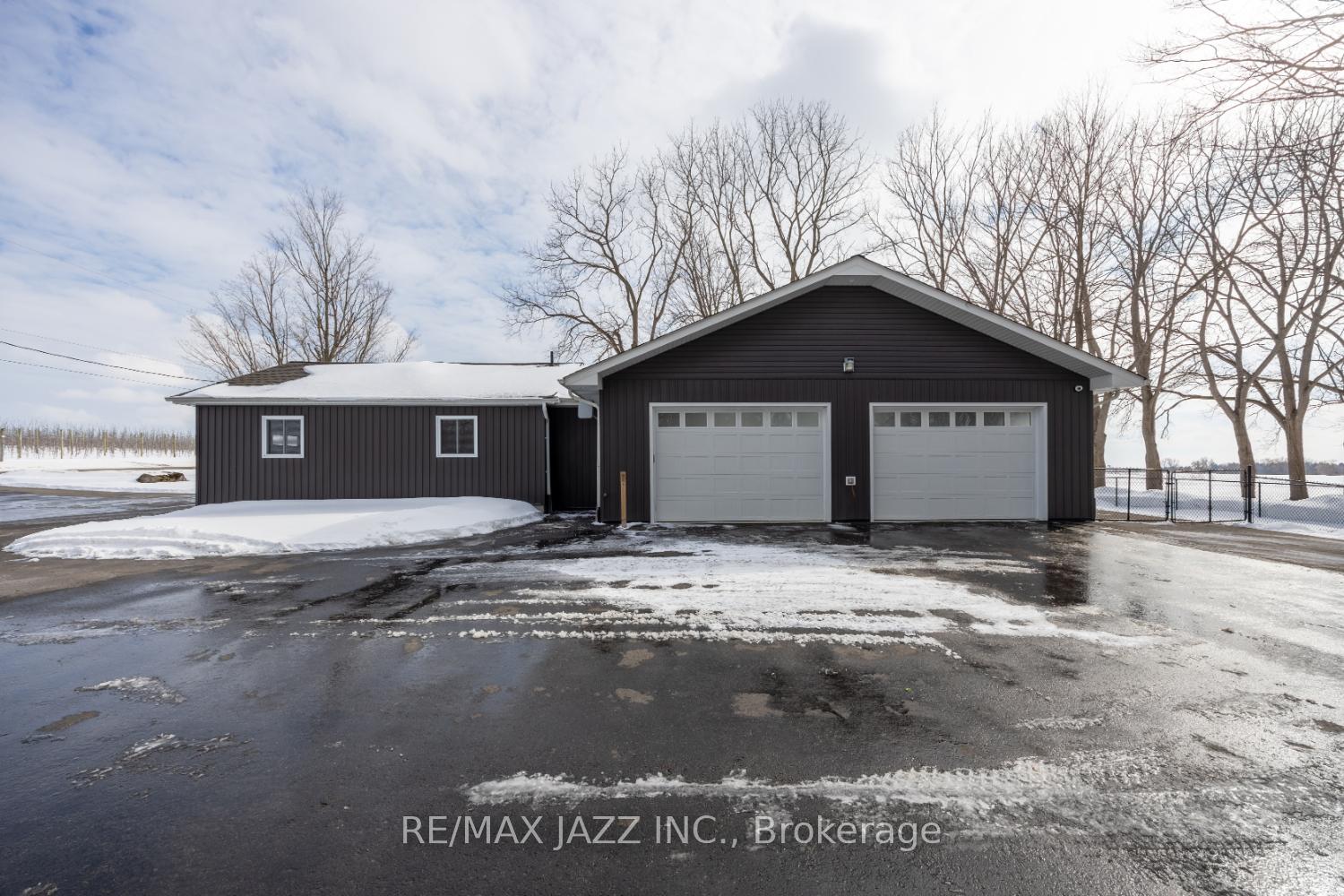 Photo 4 of 4766 Middle Road, Clarington, Bowmanville — HOMEH