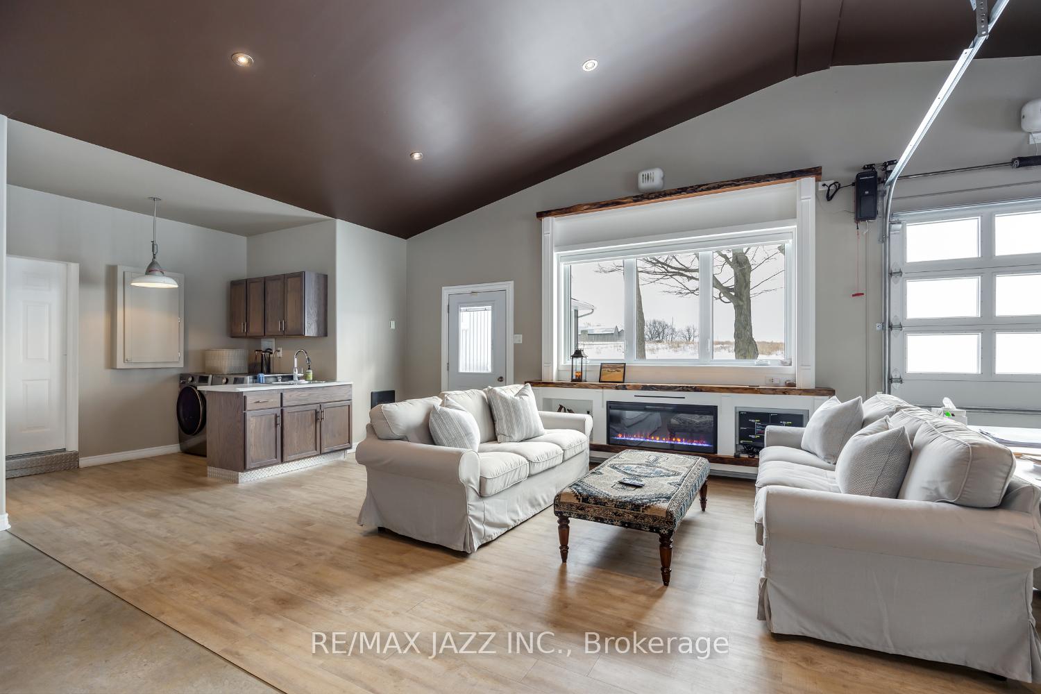 Photo 23 of 4766 Middle Road, Clarington, Bowmanville — HOMEH
