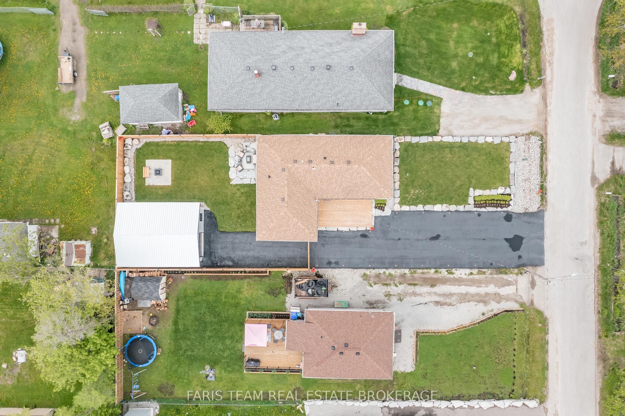 Photo 61 of 1135 Poplar Drive, Innisfil, Gilford — HOMEH