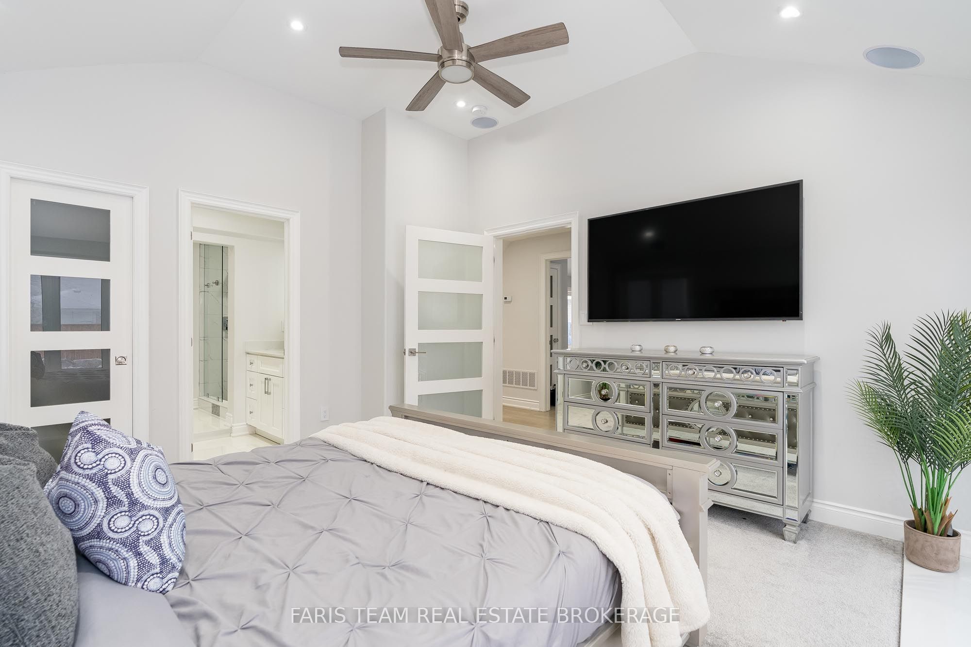 Photo 47 of 1135 Poplar Drive, Innisfil, Gilford — HOMEH
