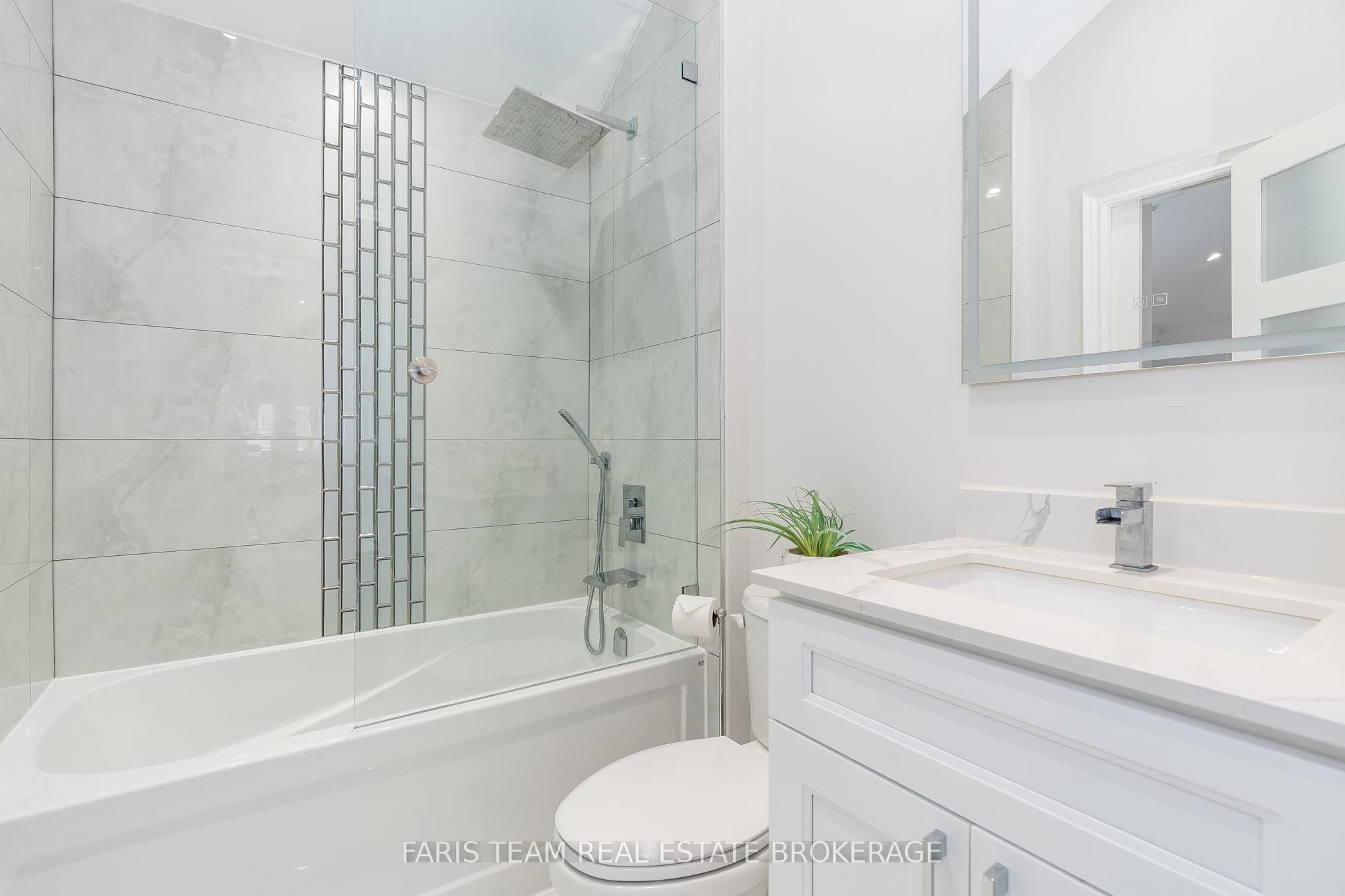 Photo 52 of 1135 Poplar Drive, Innisfil, Gilford — HOMEH