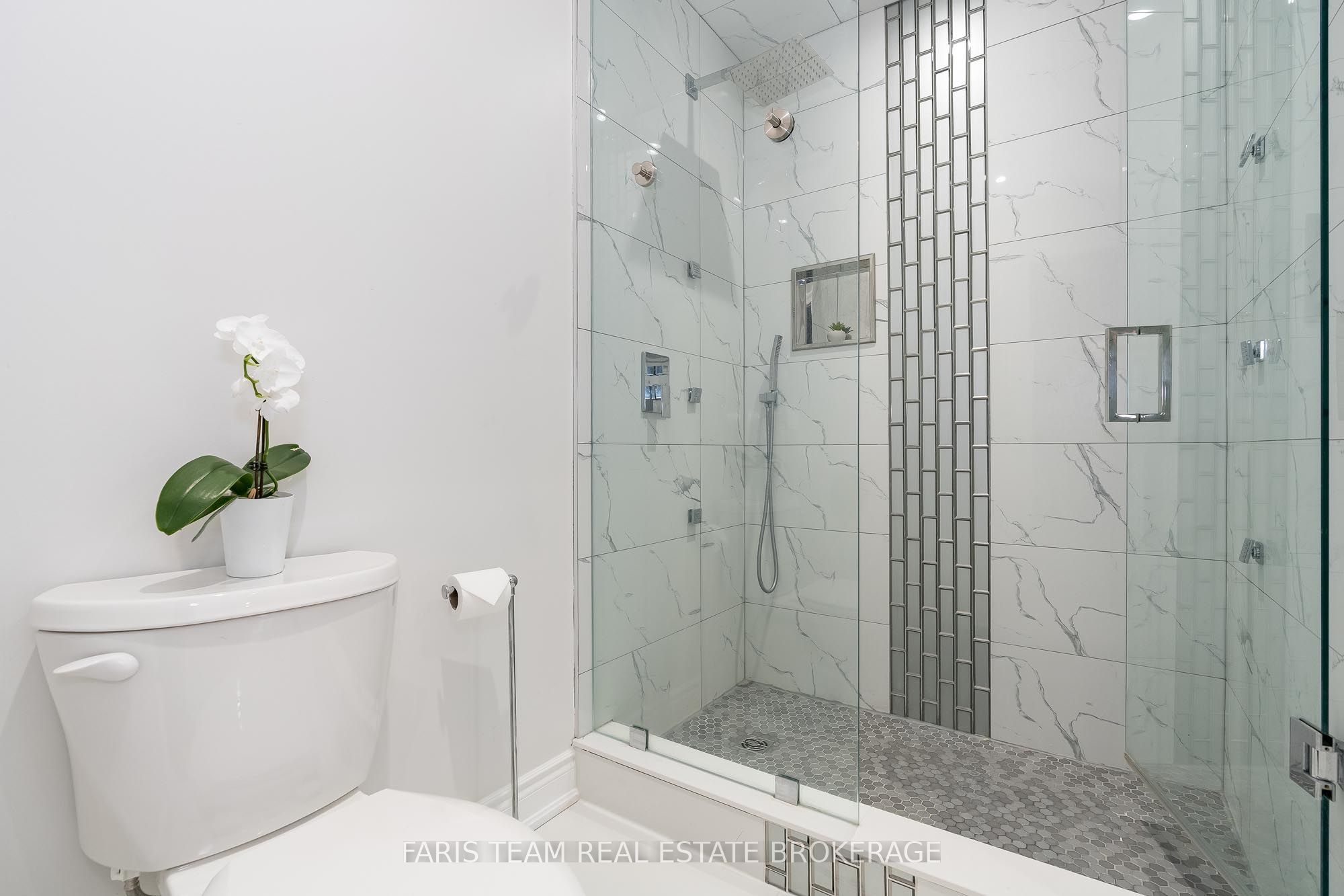 Photo 49 of 1135 Poplar Drive, Innisfil, Gilford — HOMEH