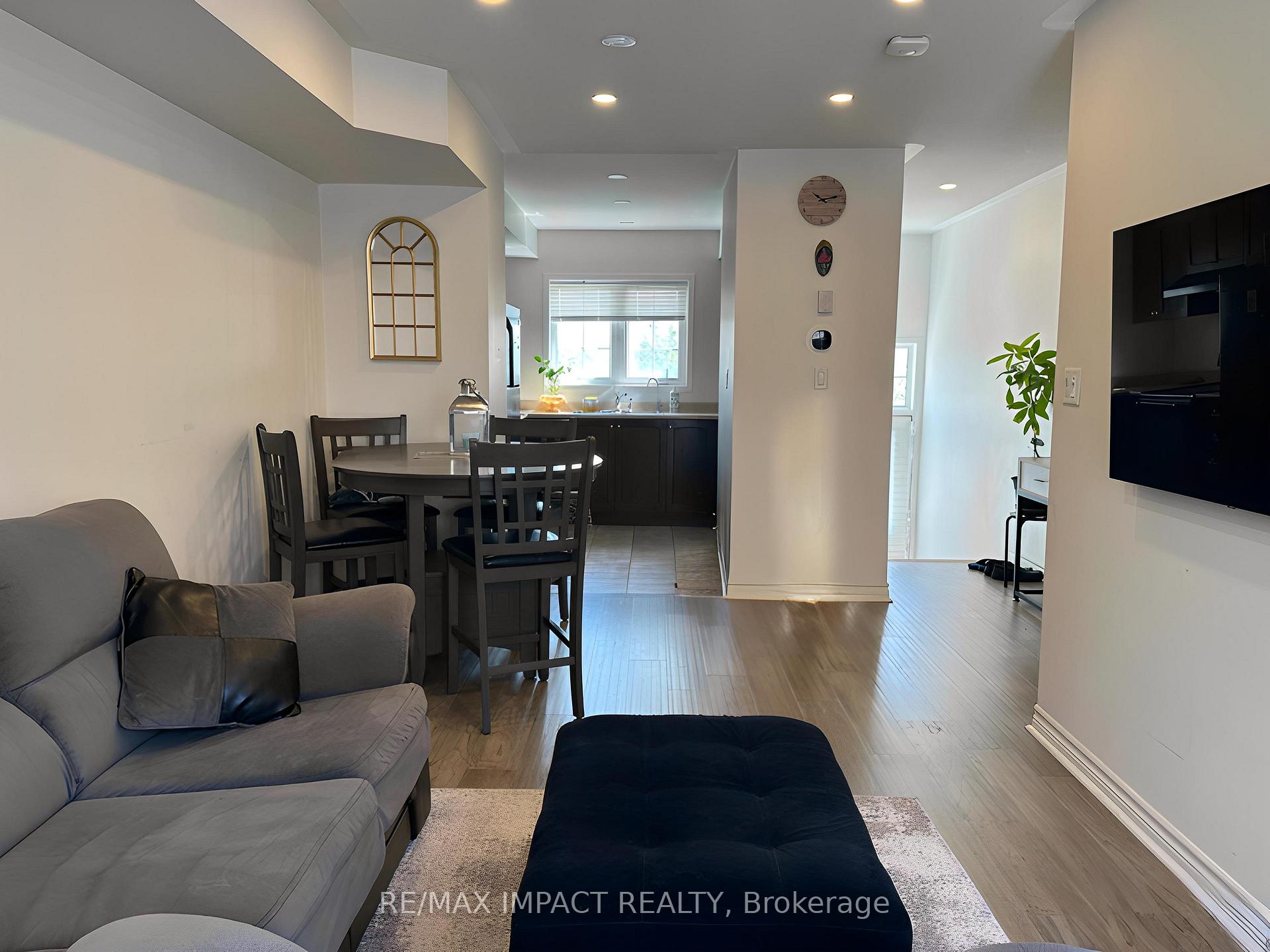 Photo 5 of 27 Cooperage Lane, Ajax, Central — HOMEH