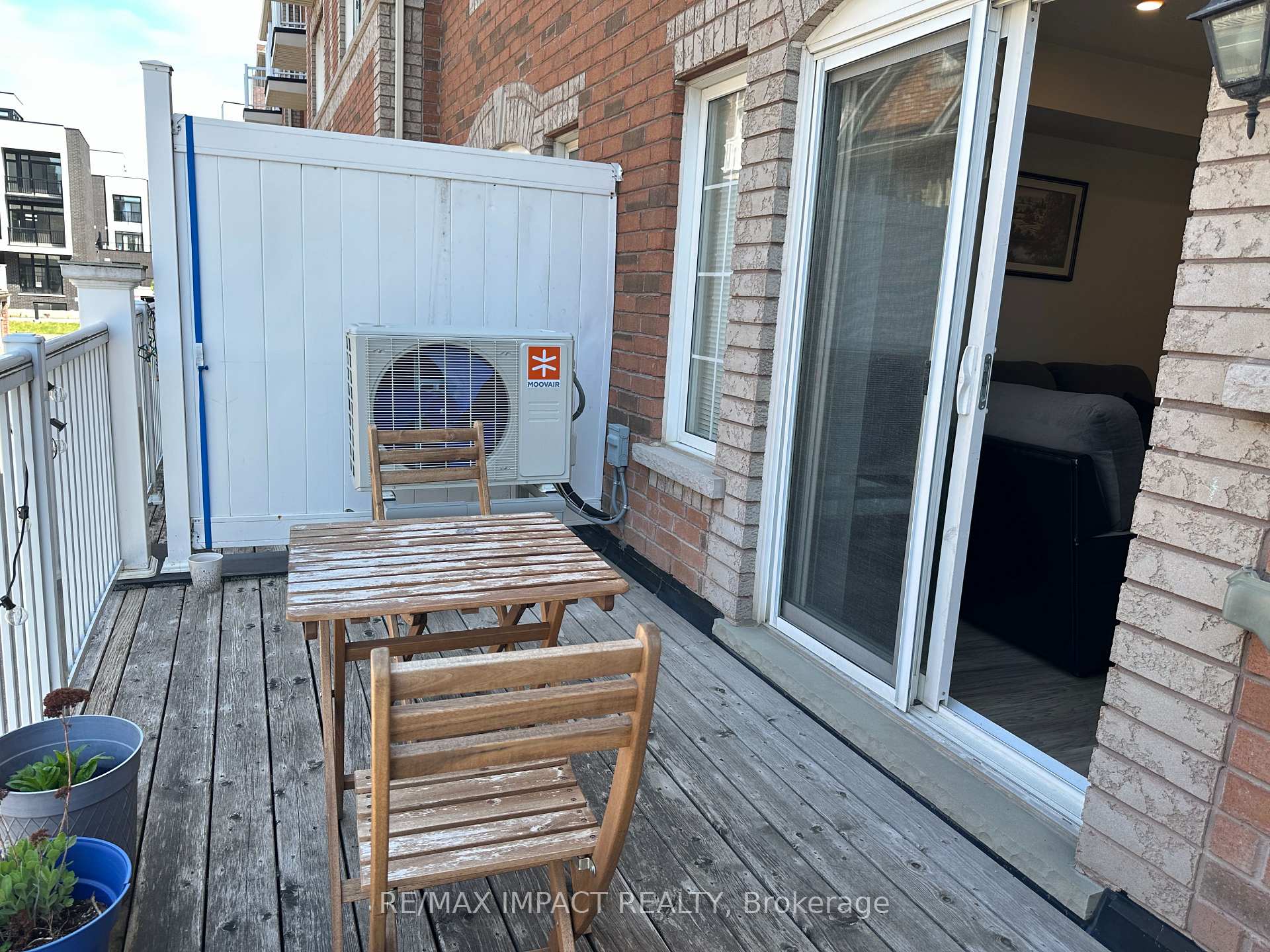 Photo 10 of 27 Cooperage Lane, Ajax, Central — HOMEH