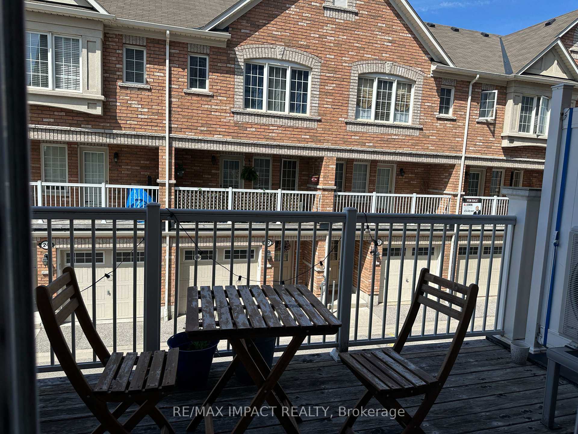 Photo 11 of 27 Cooperage Lane, Ajax, Central — HOMEH