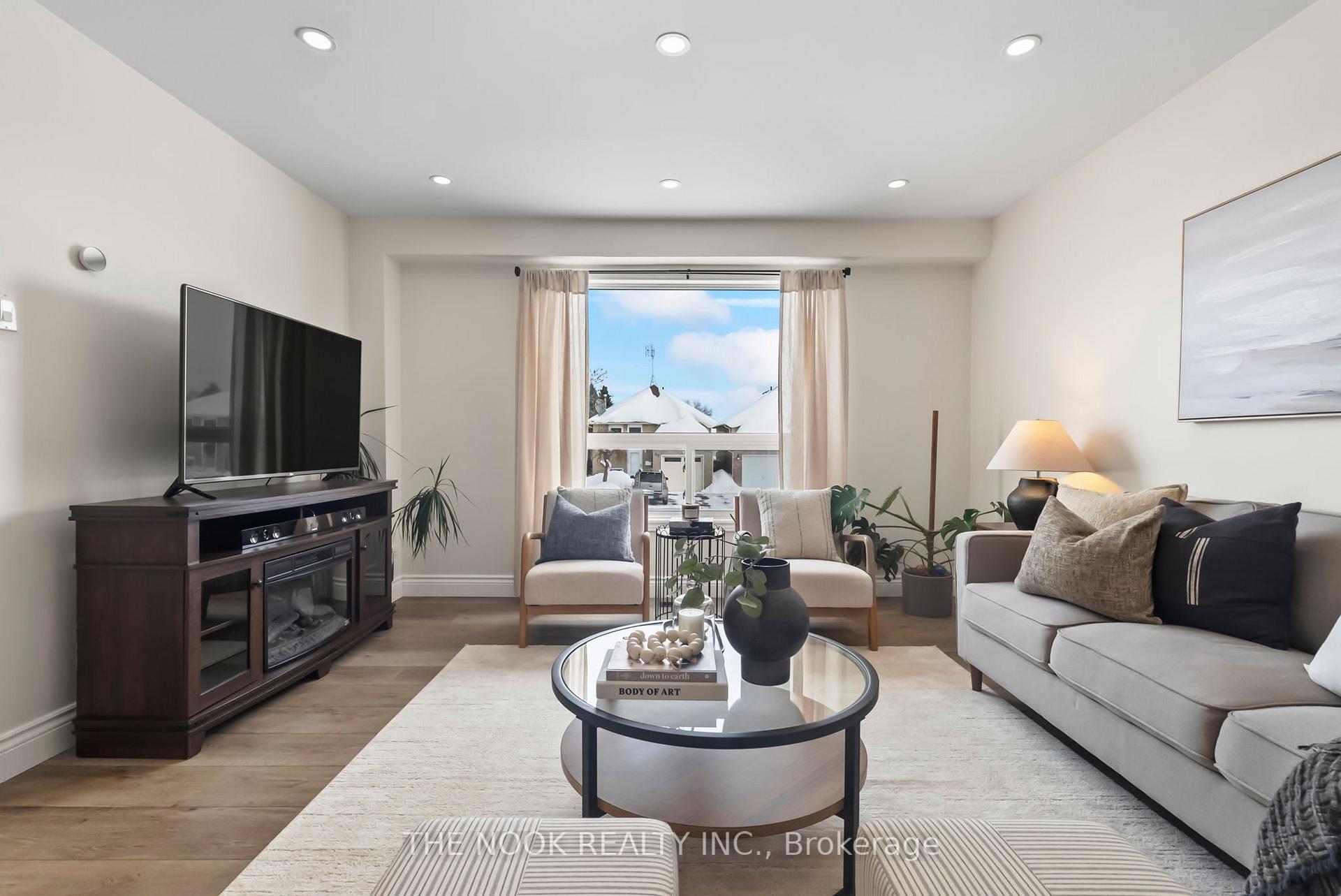 Photo 9 of 44 Broadlands Crescent, Clarington, Courtice — HOMEH