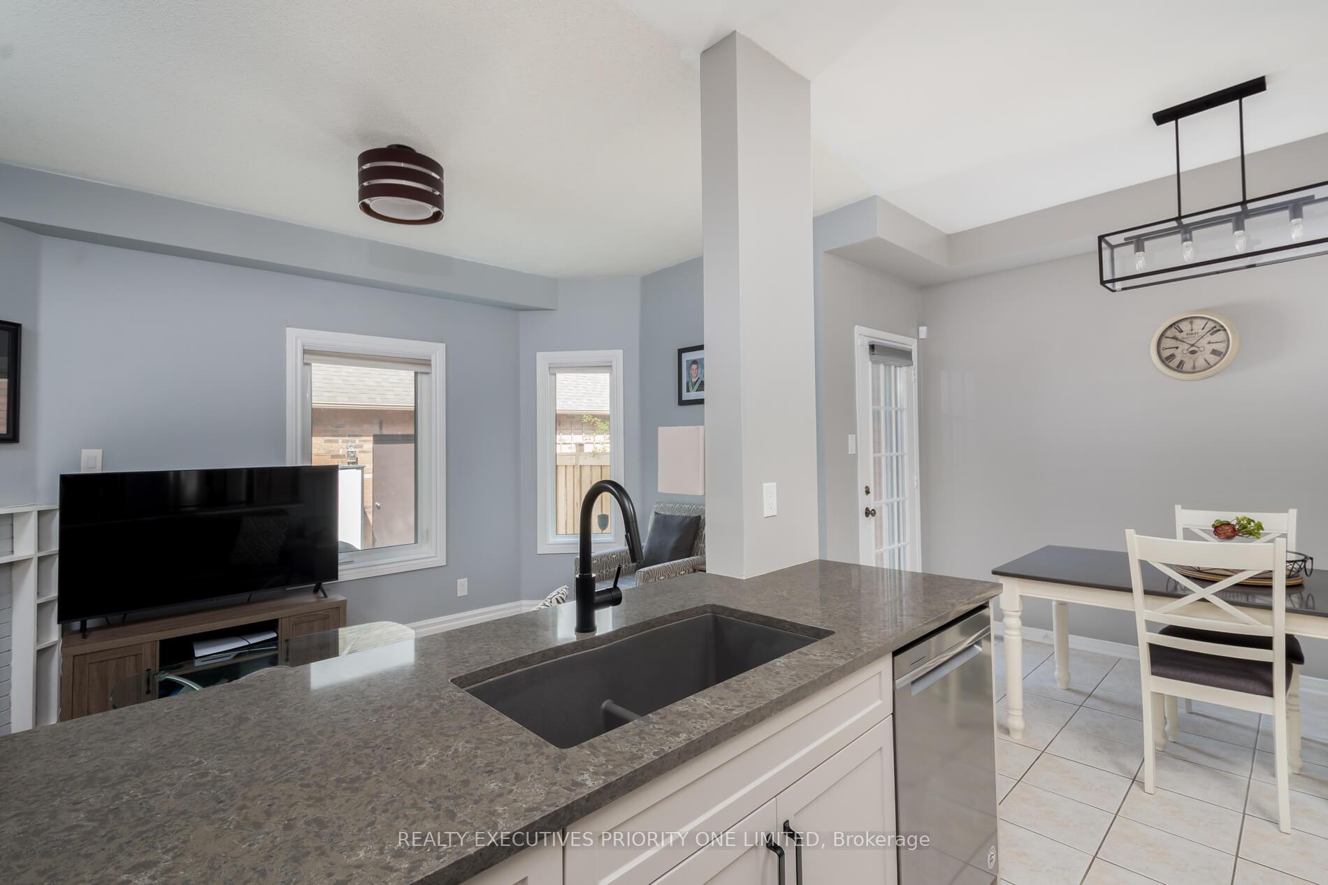 Photo 12 of 372 John West Way, Aurora, Bayview Wellington — HOMEH