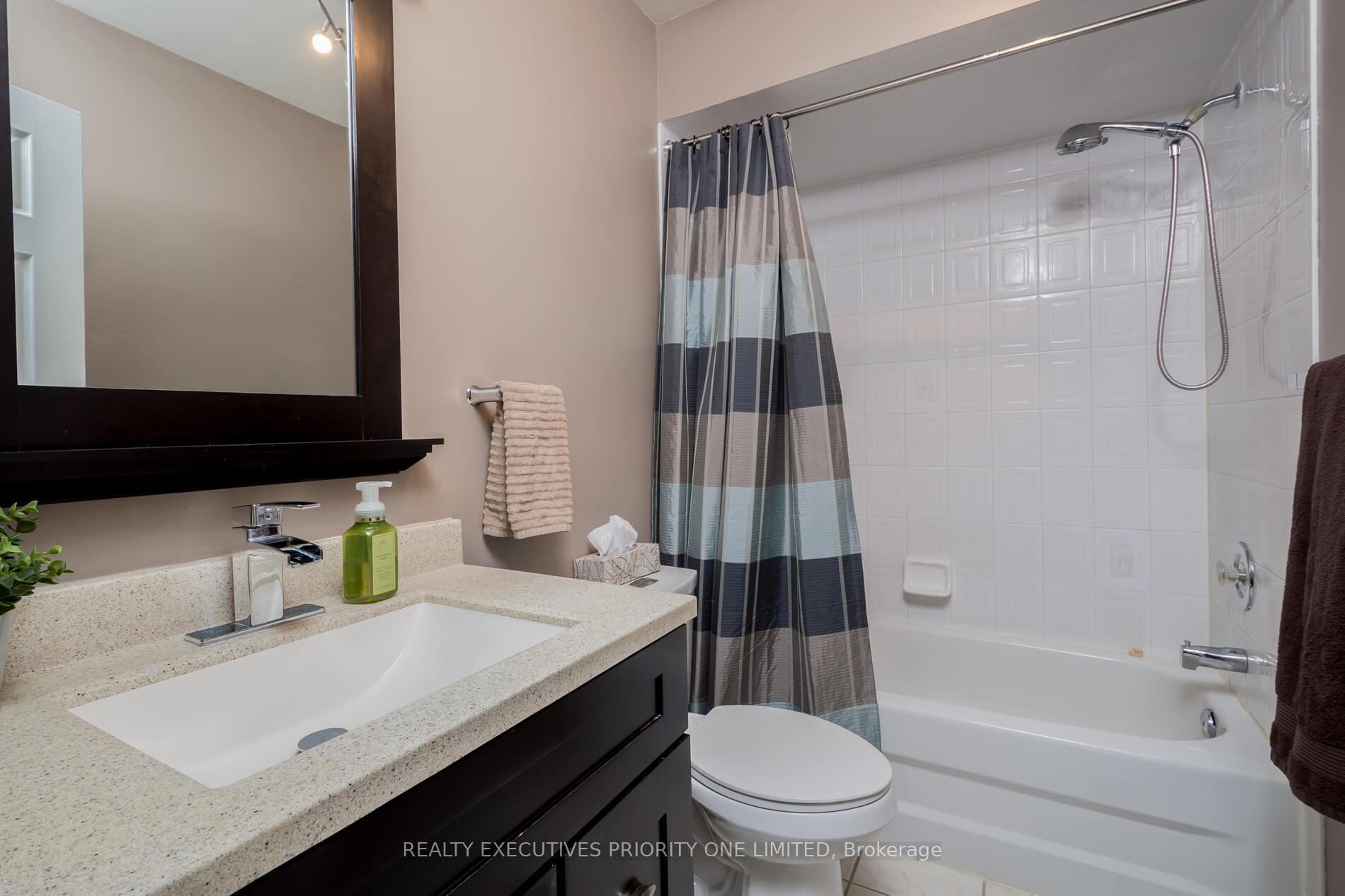 Photo 24 of 372 John West Way, Aurora, Bayview Wellington — HOMEH