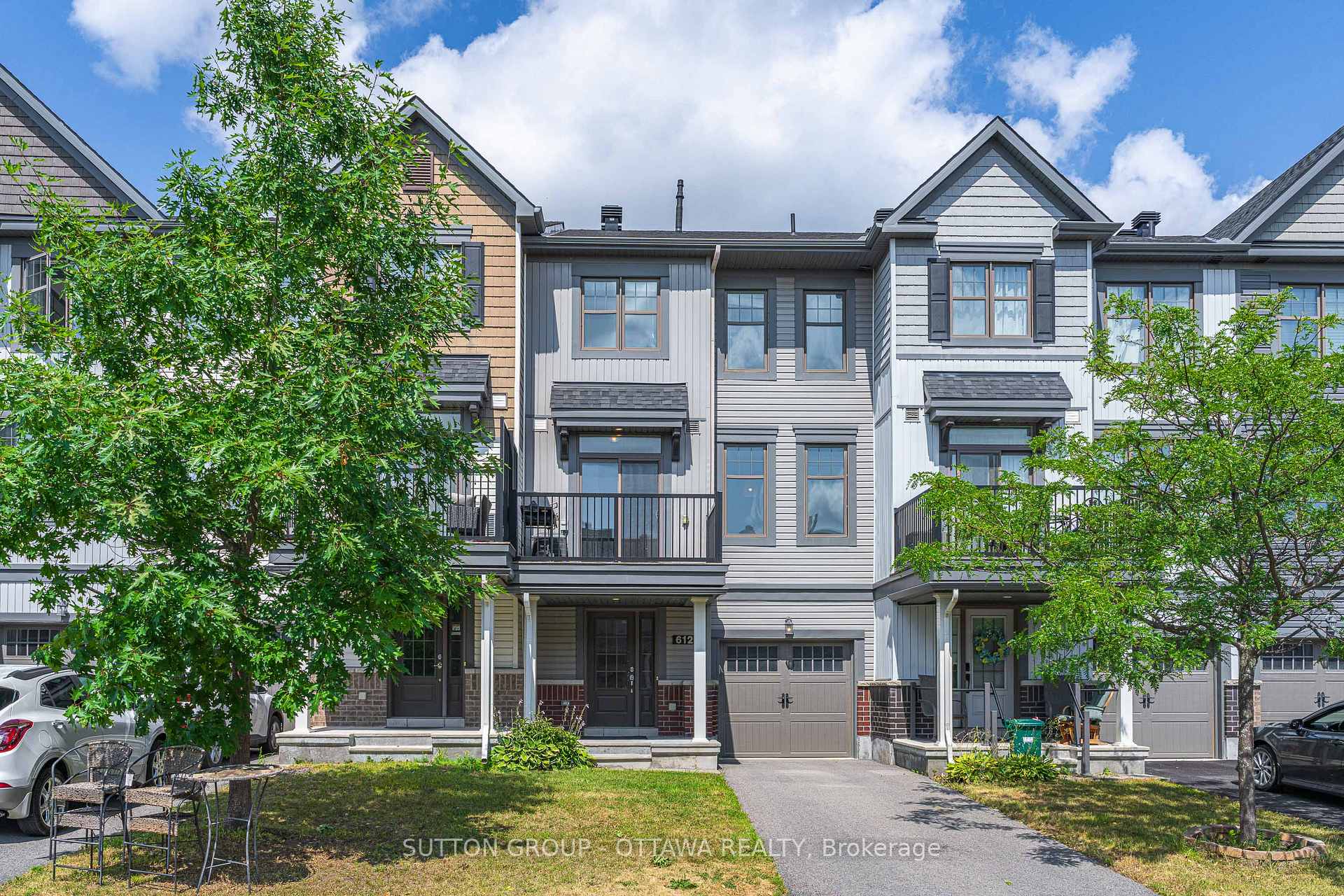 Photo 6 of 612 Lauraleaf Crescent, Ottawa, Barrhaven - Half Moon Bay — HOMEH