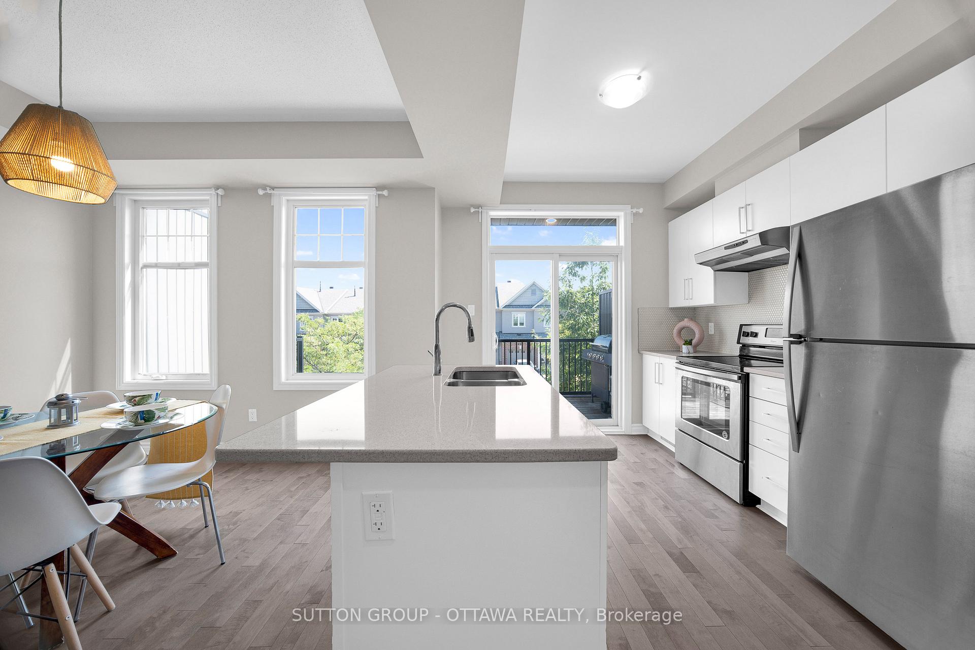 Photo 11 of 612 Lauraleaf Crescent, Ottawa, Barrhaven - Half Moon Bay — HOMEH