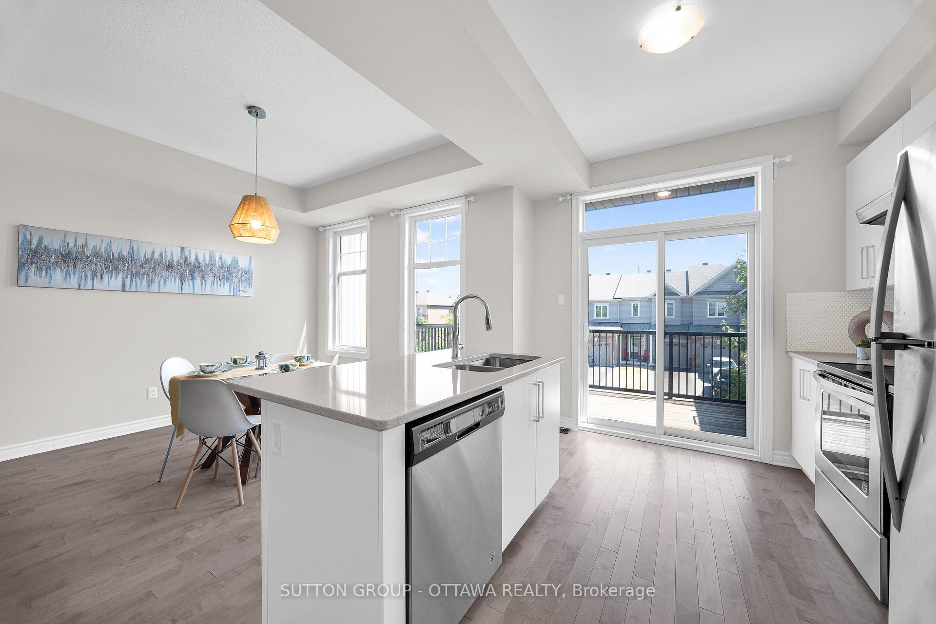 Photo 18 of 612 Lauraleaf Crescent, Ottawa, Barrhaven - Half Moon Bay — HOMEH