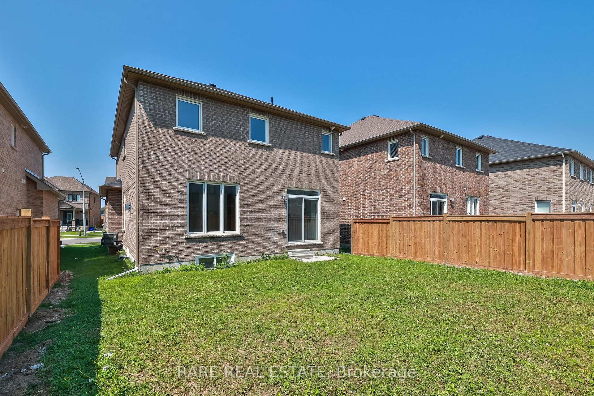 Photo 43 of 231 Crombie Street, Clarington, Bowmanville — HOMEH