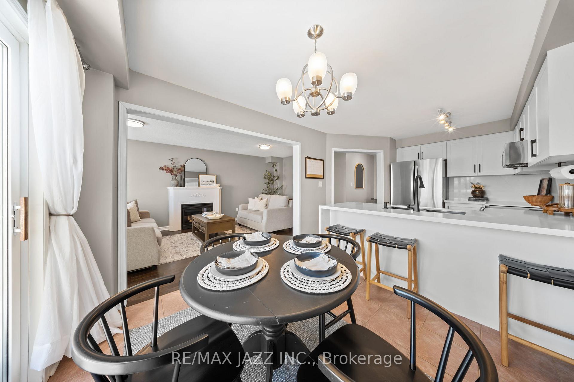 Photo 9 of 136 Dodds Square, Clarington, Bowmanville — HOMEH