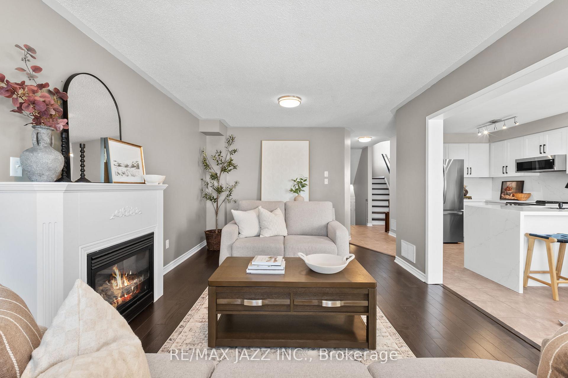 Photo 13 of 136 Dodds Square, Clarington, Bowmanville — HOMEH