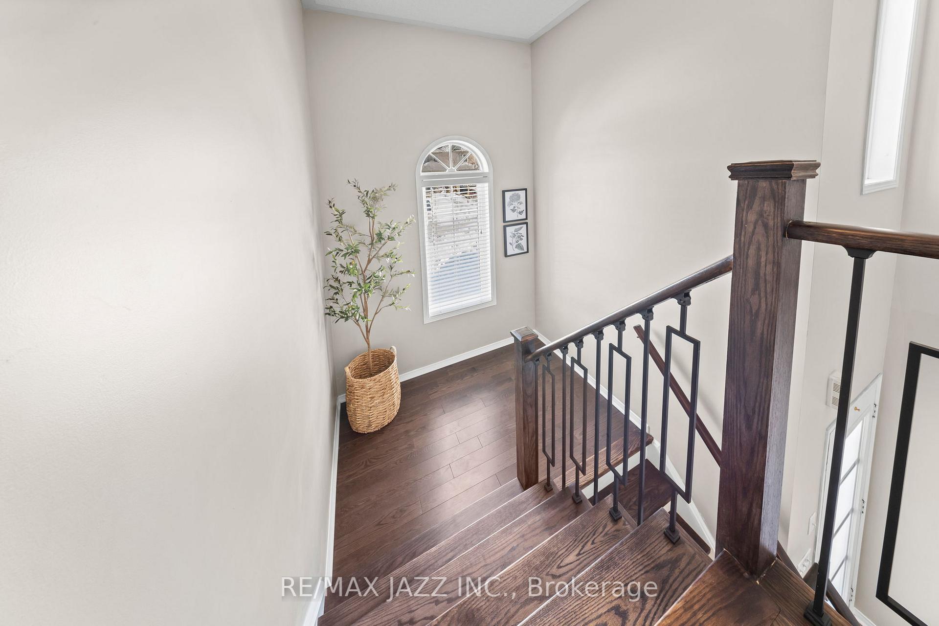 Photo 14 of 136 Dodds Square, Clarington, Bowmanville — HOMEH