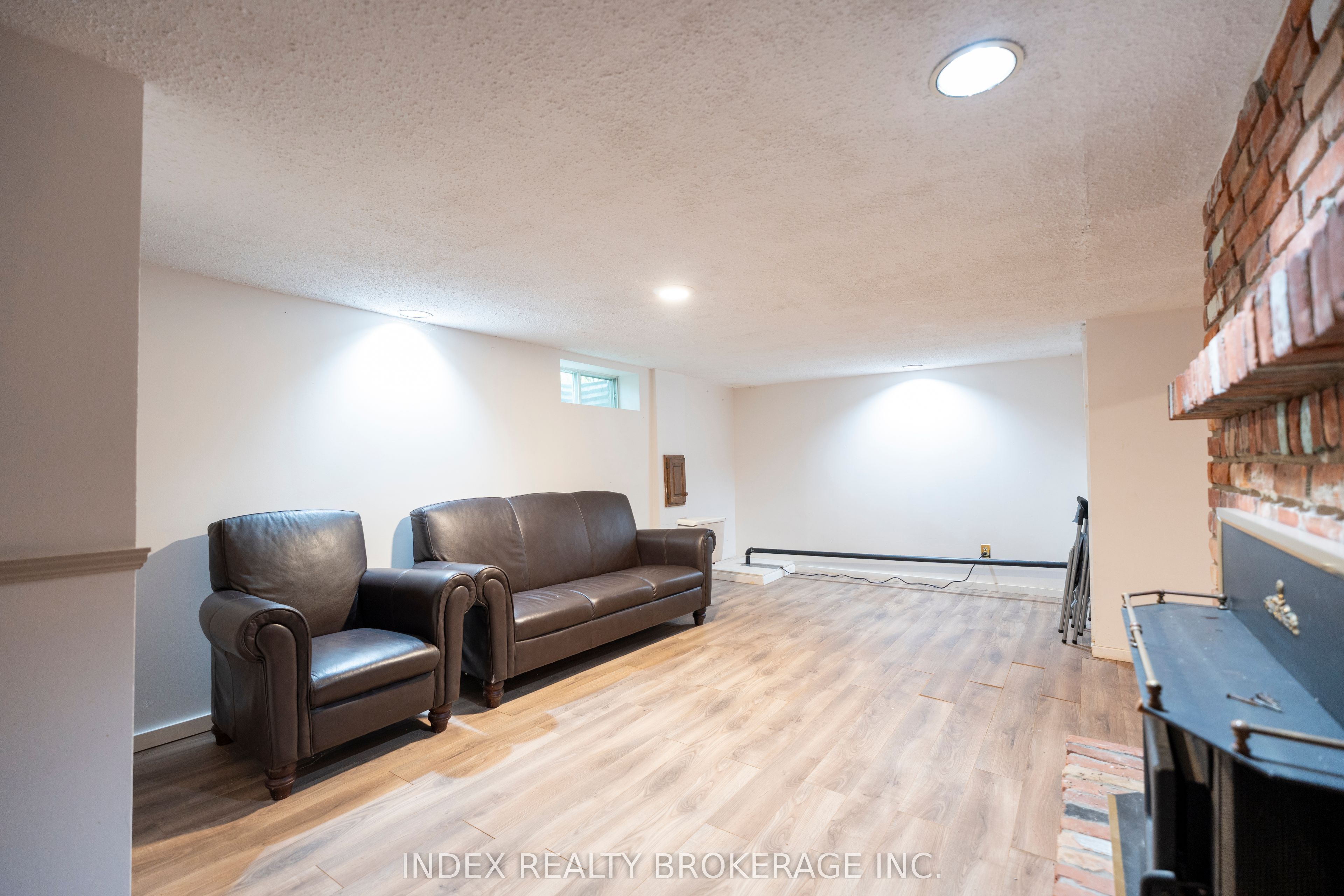 Photo 92 of 1073 Kent Avenue E, Oakville, College Park — HOMEH