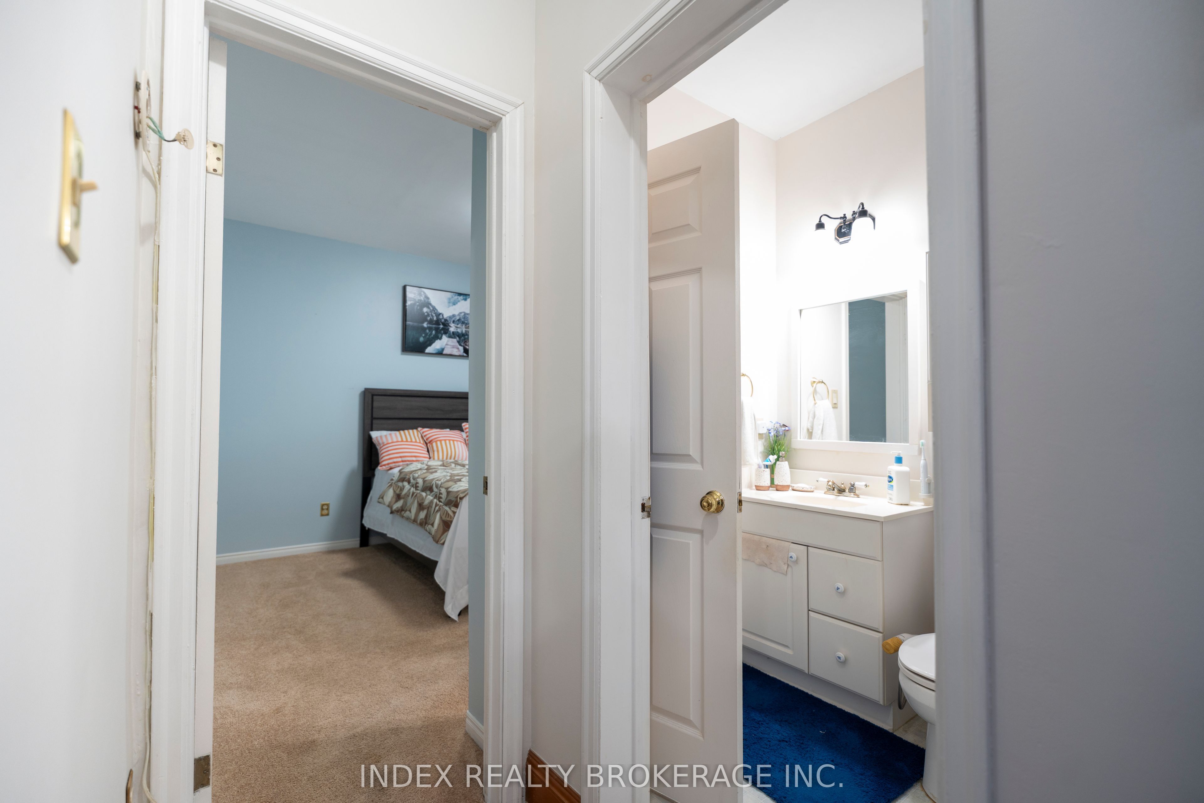 Photo 78 of 1073 Kent Avenue E, Oakville, College Park — HOMEH