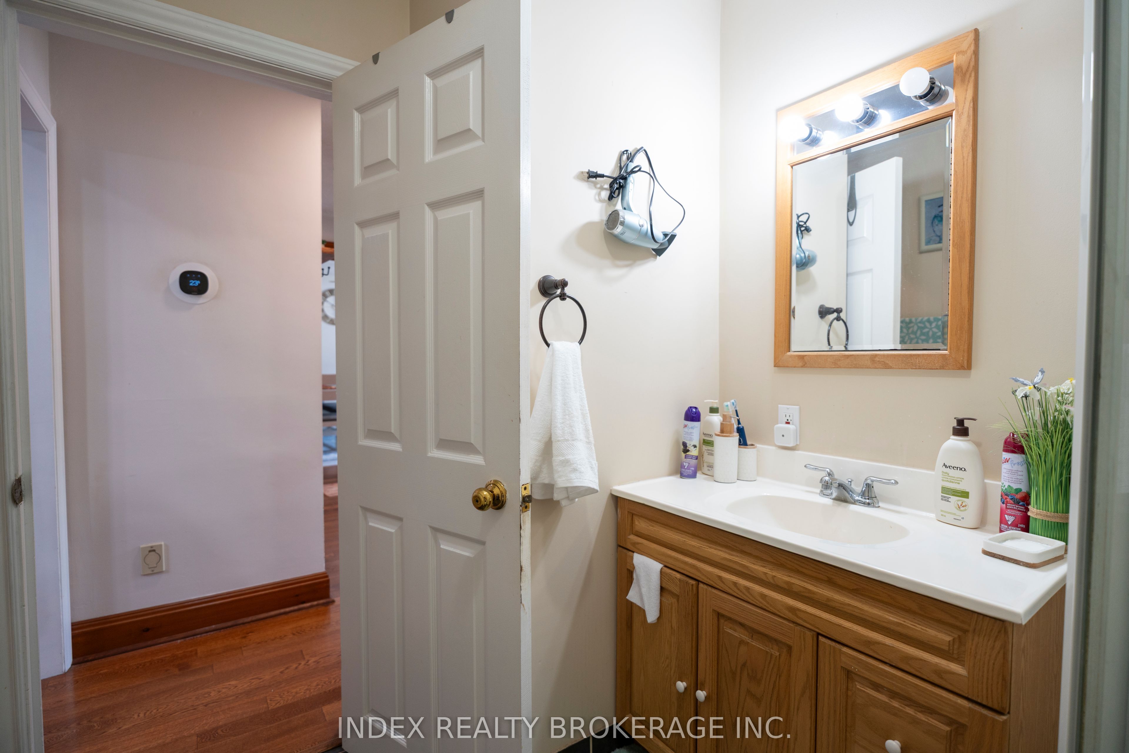 Photo 71 of 1073 Kent Avenue E, Oakville, College Park — HOMEH