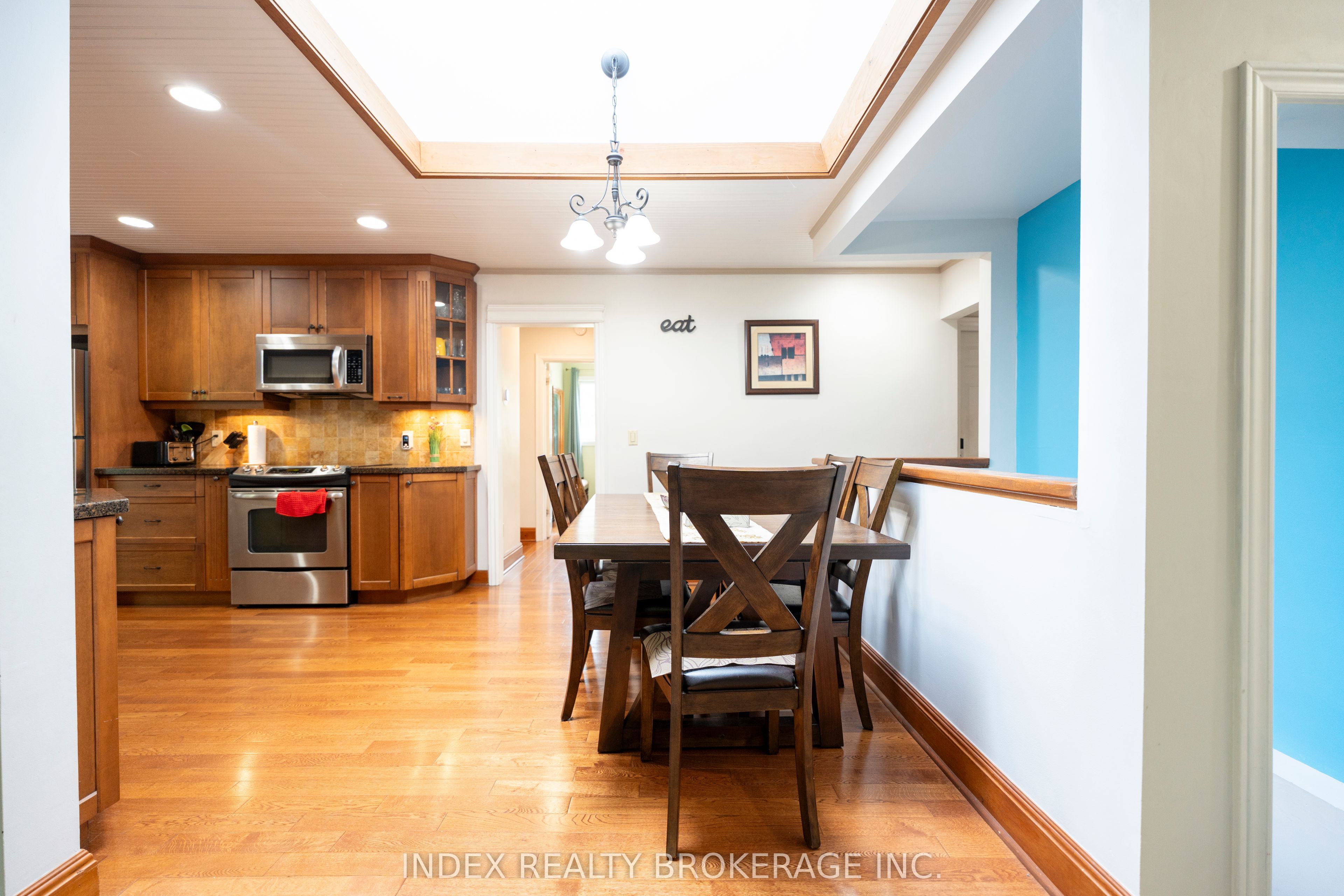 Photo 73 of 1073 Kent Avenue E, Oakville, College Park — HOMEH