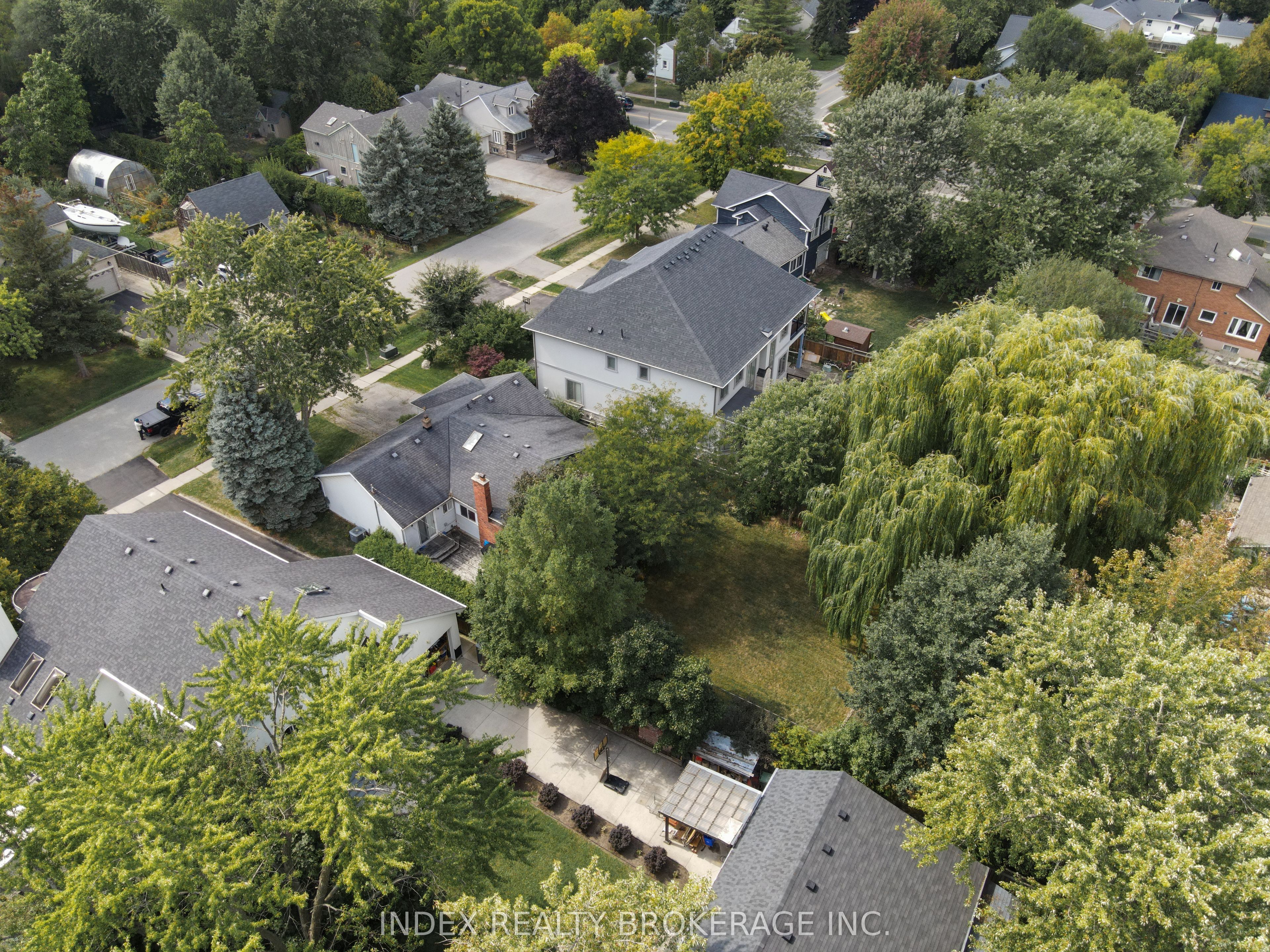 Photo 100 of 1073 Kent Avenue E, Oakville, College Park — HOMEH