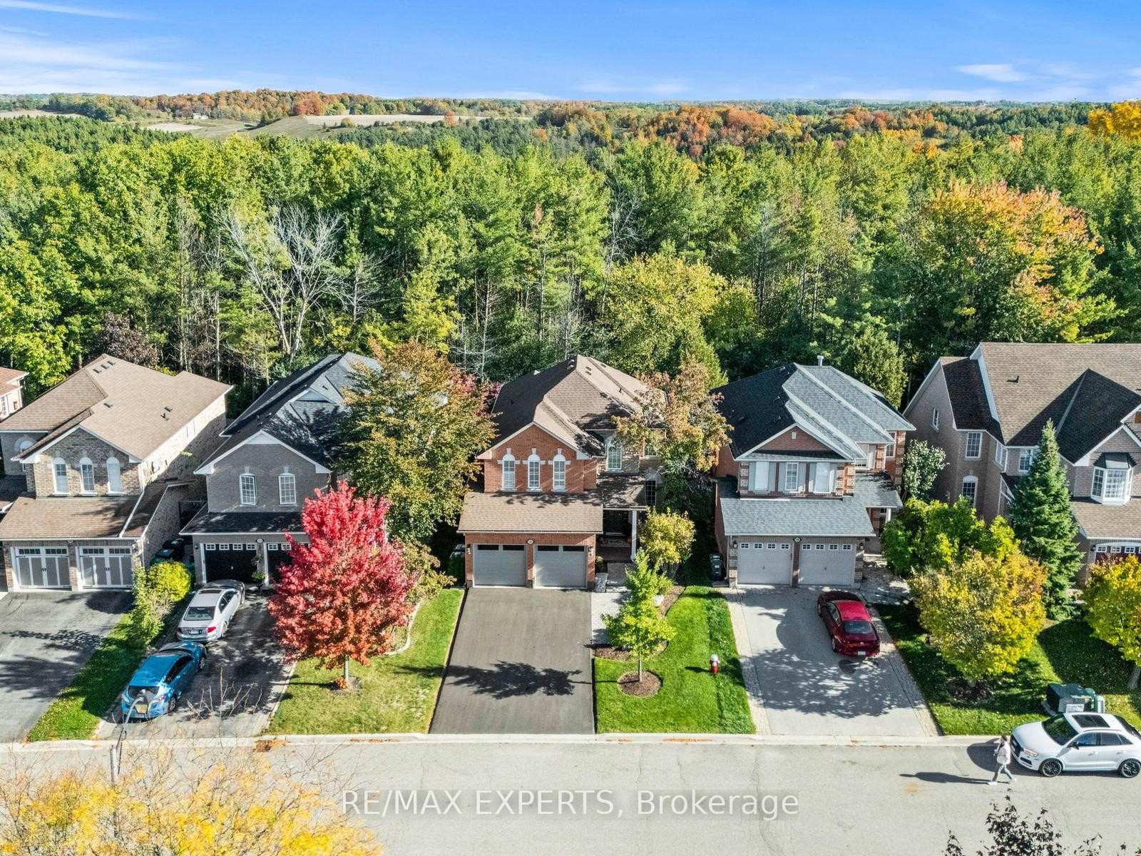 Photo 4 of 106 Castelli Court, Caledon, Bolton North — HOMEH
