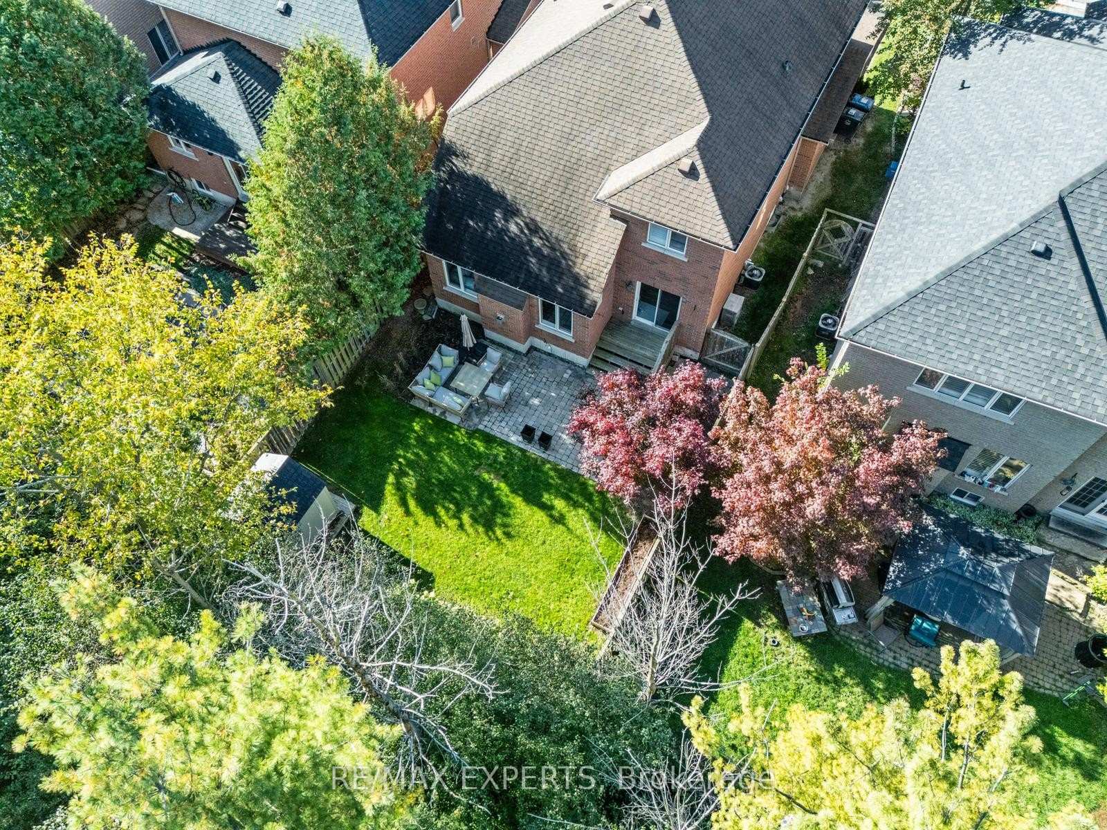 Photo 8 of 106 Castelli Court, Caledon, Bolton North — HOMEH