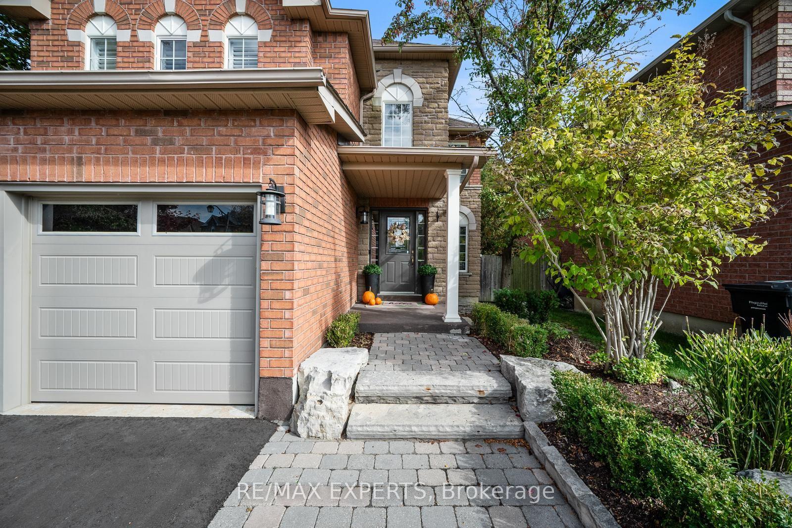 Photo 9 of 106 Castelli Court, Caledon, Bolton North — HOMEH