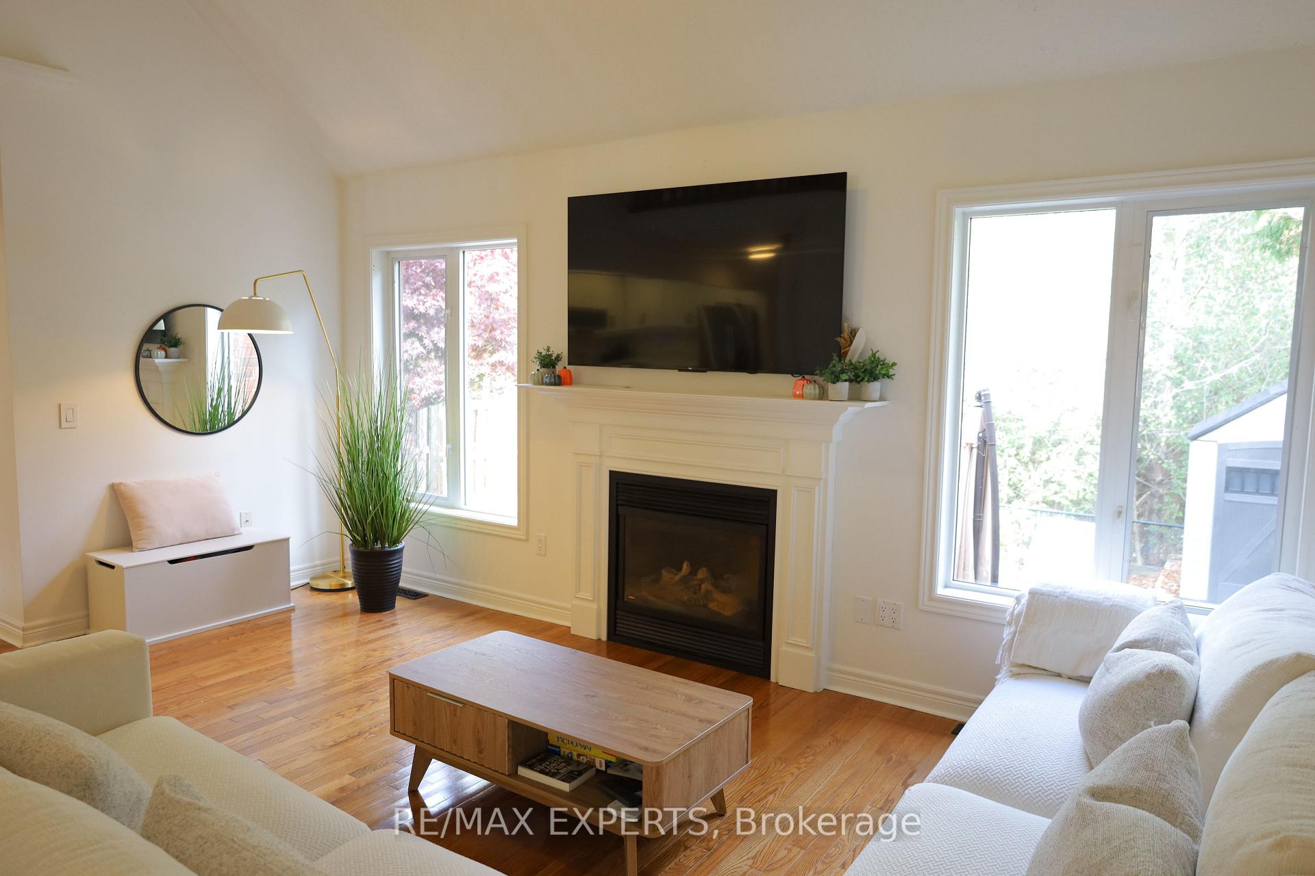 Photo 11 of 106 Castelli Court, Caledon, Bolton North — HOMEH