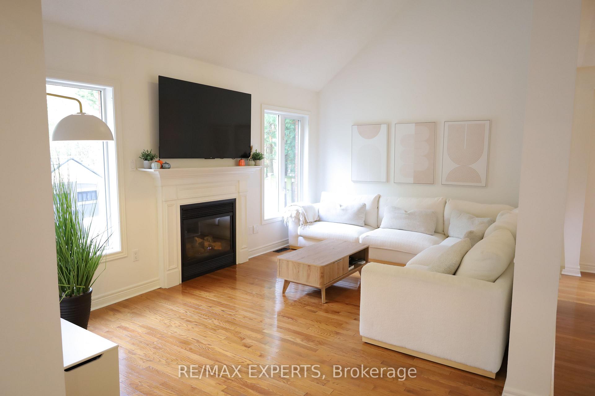 Photo 12 of 106 Castelli Court, Caledon, Bolton North — HOMEH