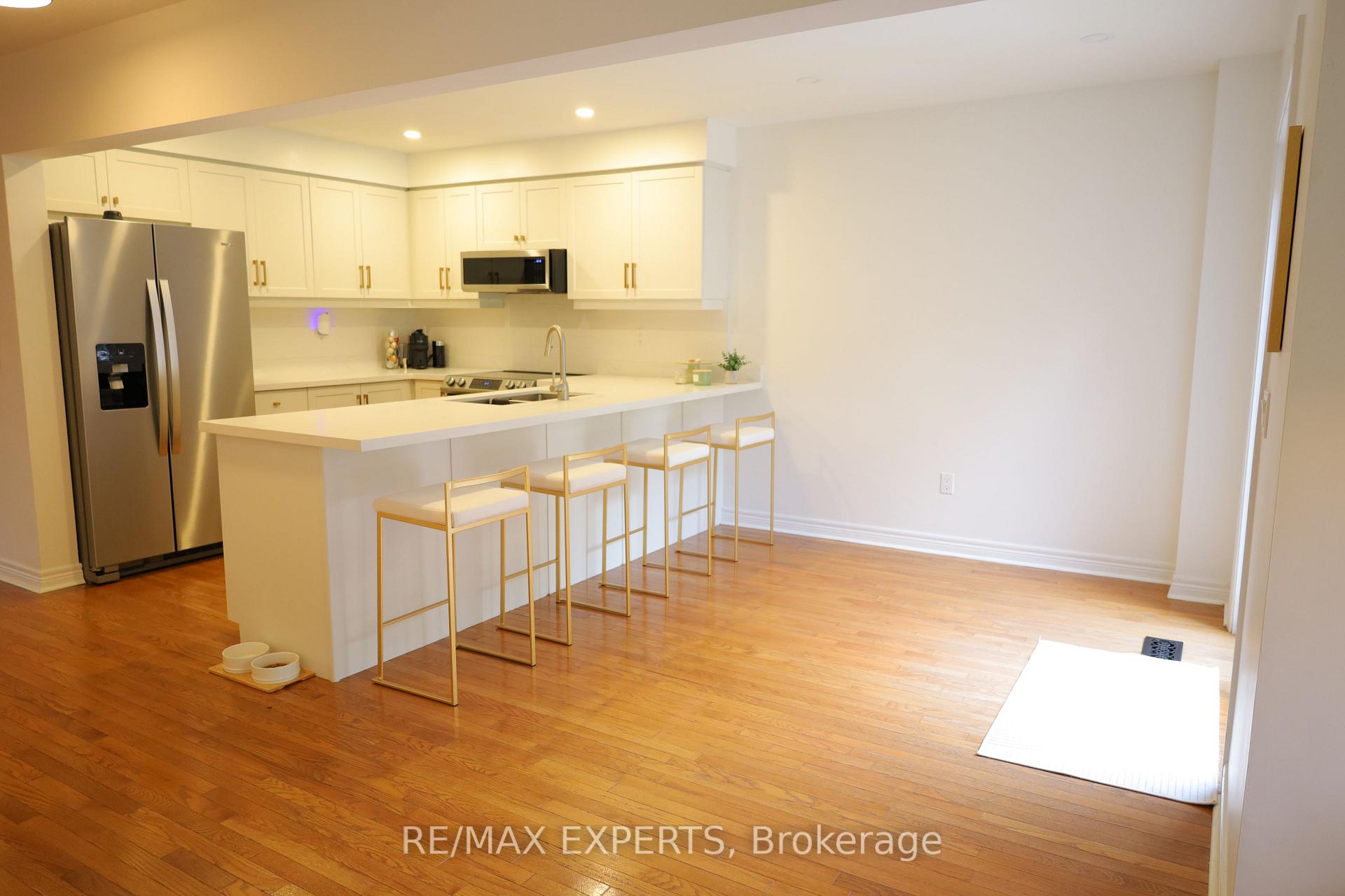 Photo 10 of 106 Castelli Court, Caledon, Bolton North — HOMEH
