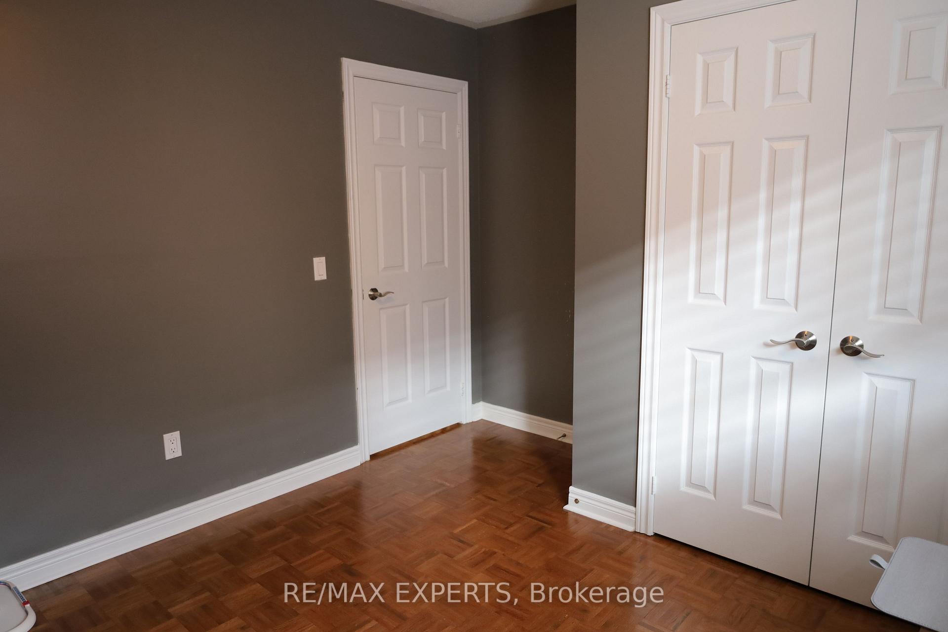 Photo 15 of 106 Castelli Court, Caledon, Bolton North — HOMEH