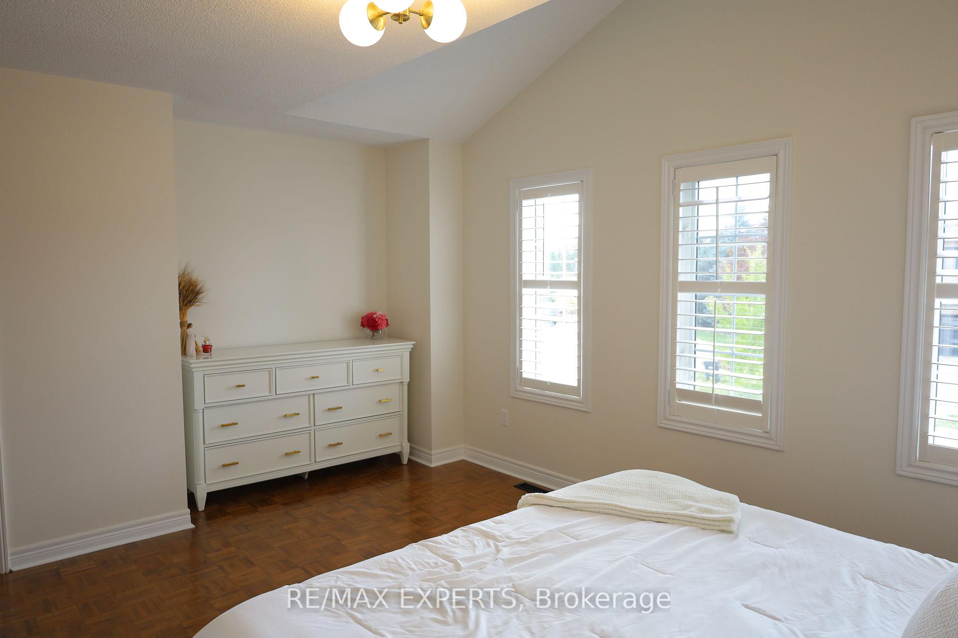 Photo 25 of 106 Castelli Court, Caledon, Bolton North — HOMEH