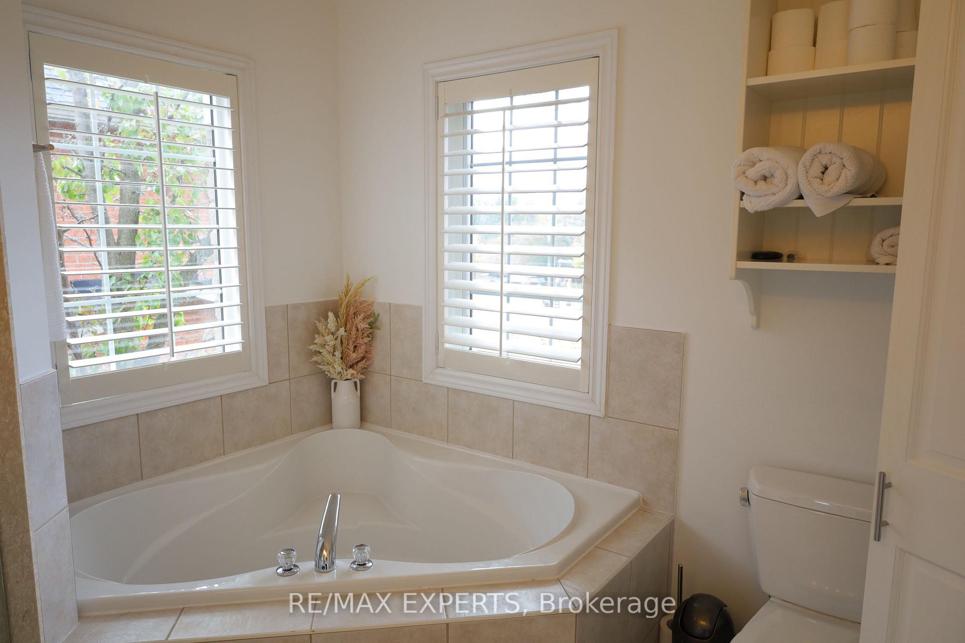 Photo 29 of 106 Castelli Court, Caledon, Bolton North — HOMEH