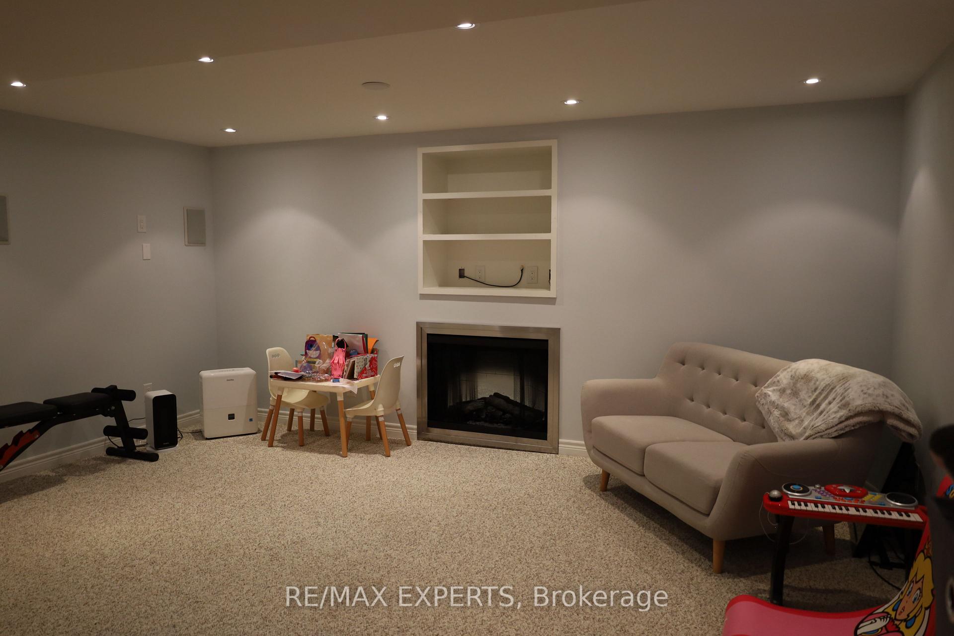Photo 42 of 106 Castelli Court, Caledon, Bolton North — HOMEH