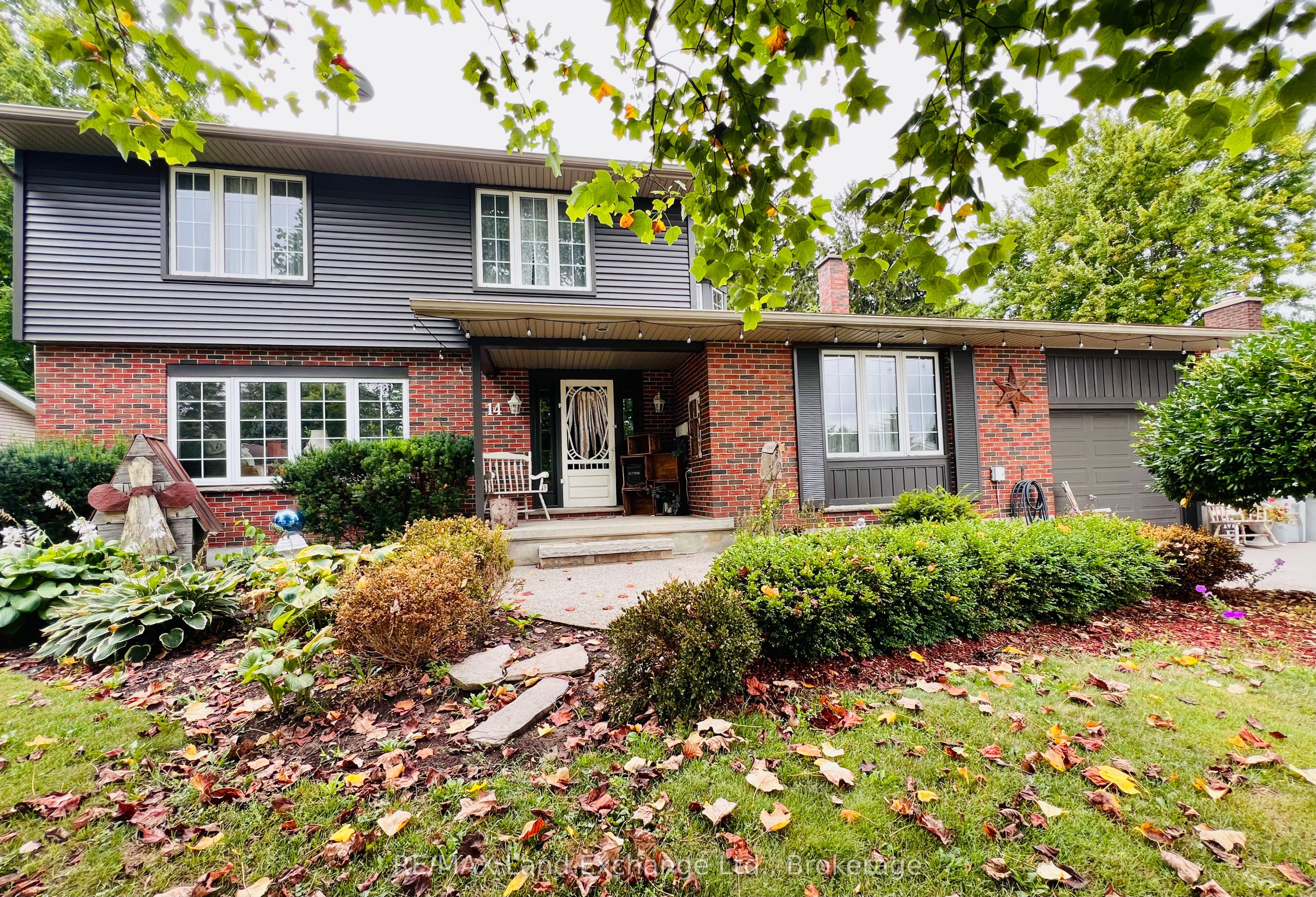 Photo 2 of 14 McDonald Street W, North Perth, Listowel — HOMEH