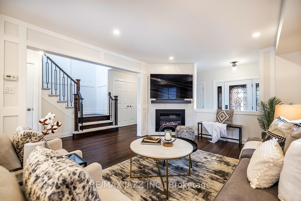 Photo 8 of 47 Hutton Place, Clarington, Bowmanville — HOMEH