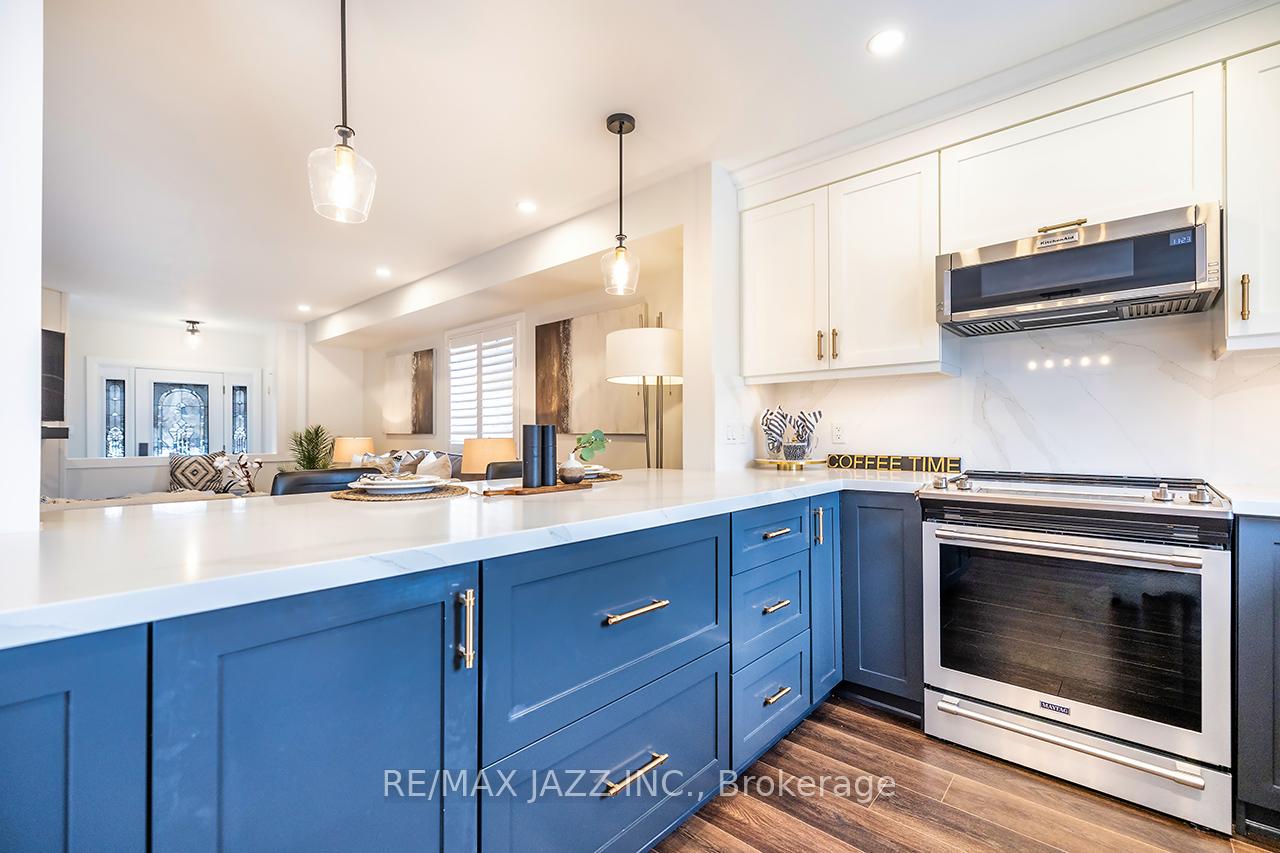 Photo 11 of 47 Hutton Place, Clarington, Bowmanville — HOMEH