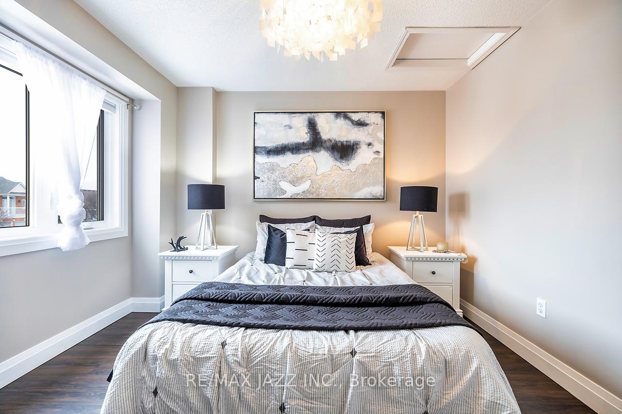 Photo 25 of 47 Hutton Place, Clarington, Bowmanville — HOMEH