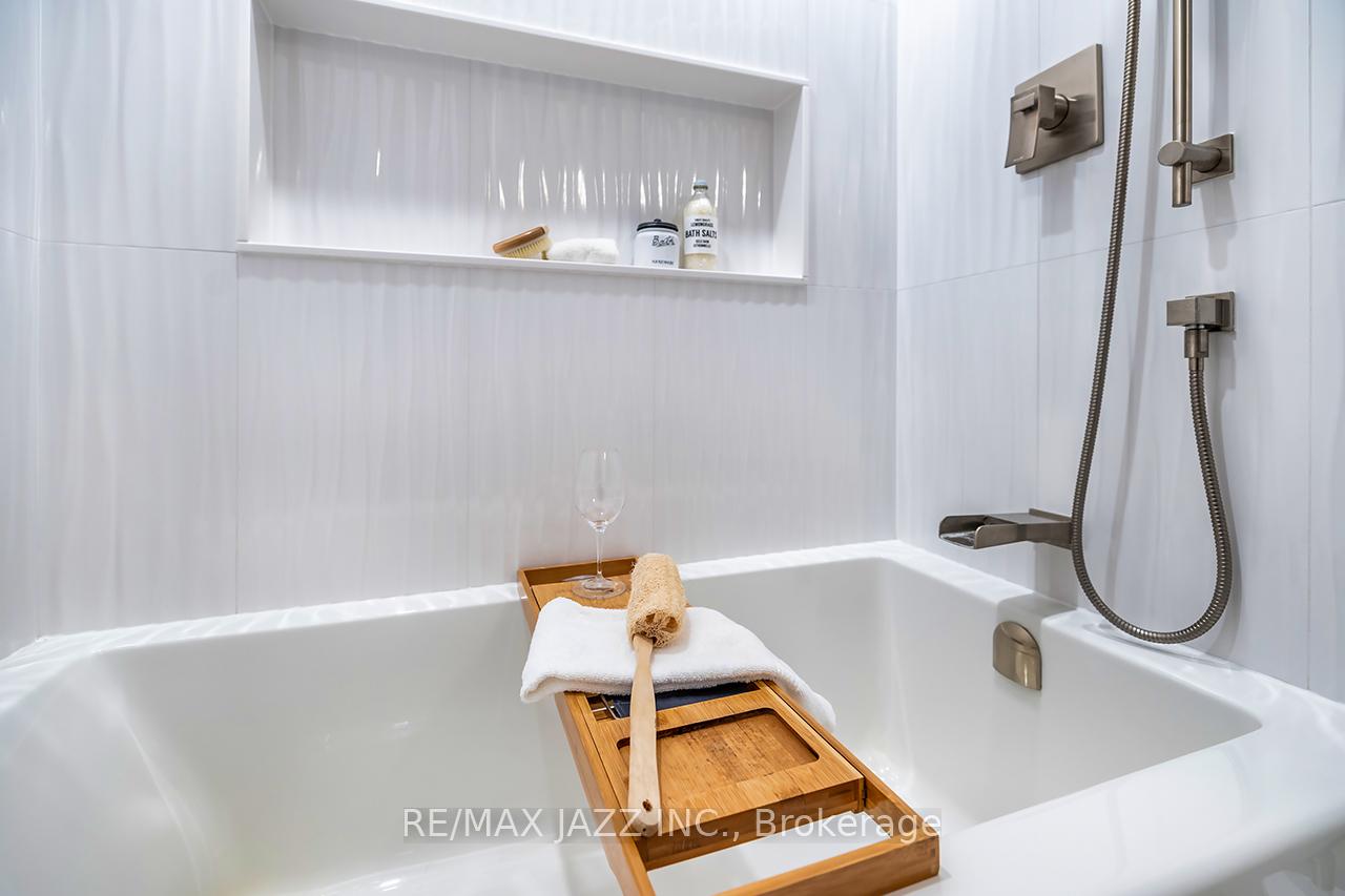 Photo 29 of 47 Hutton Place, Clarington, Bowmanville — HOMEH