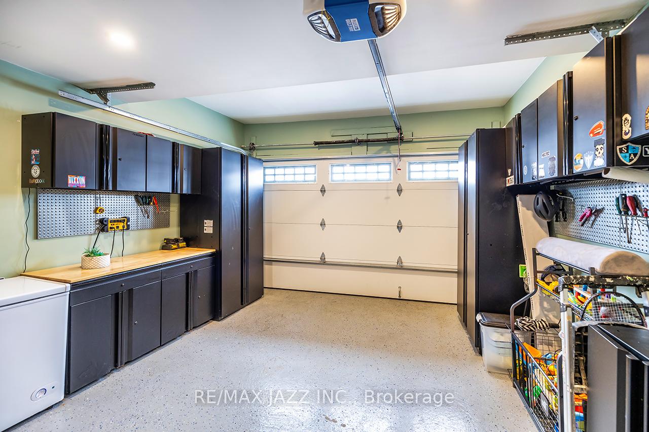 Photo 30 of 47 Hutton Place, Clarington, Bowmanville — HOMEH