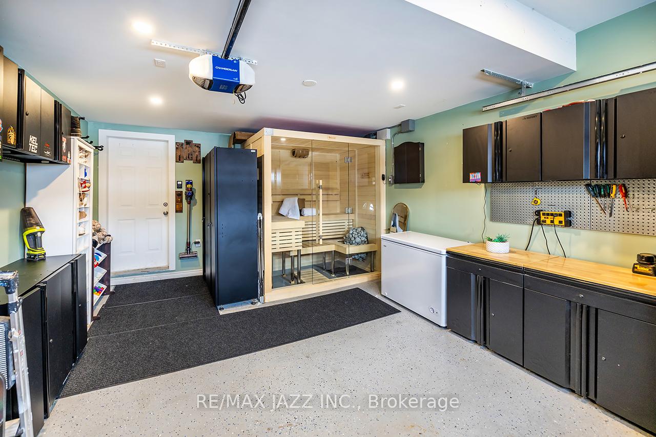 Photo 31 of 47 Hutton Place, Clarington, Bowmanville — HOMEH