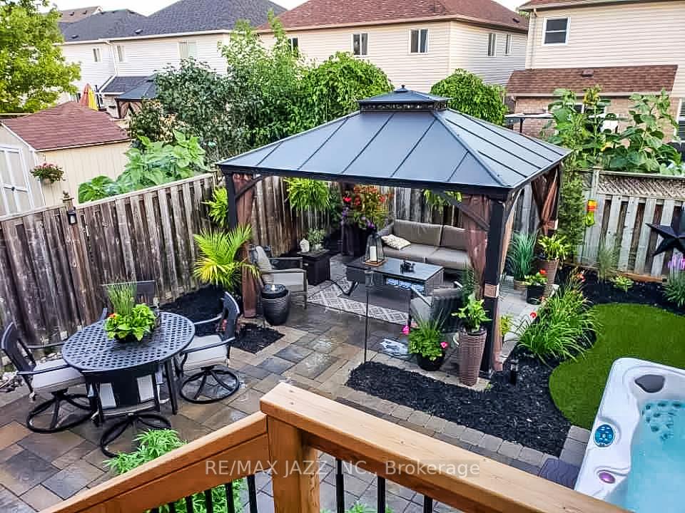 Photo 38 of 47 Hutton Place, Clarington, Bowmanville — HOMEH
