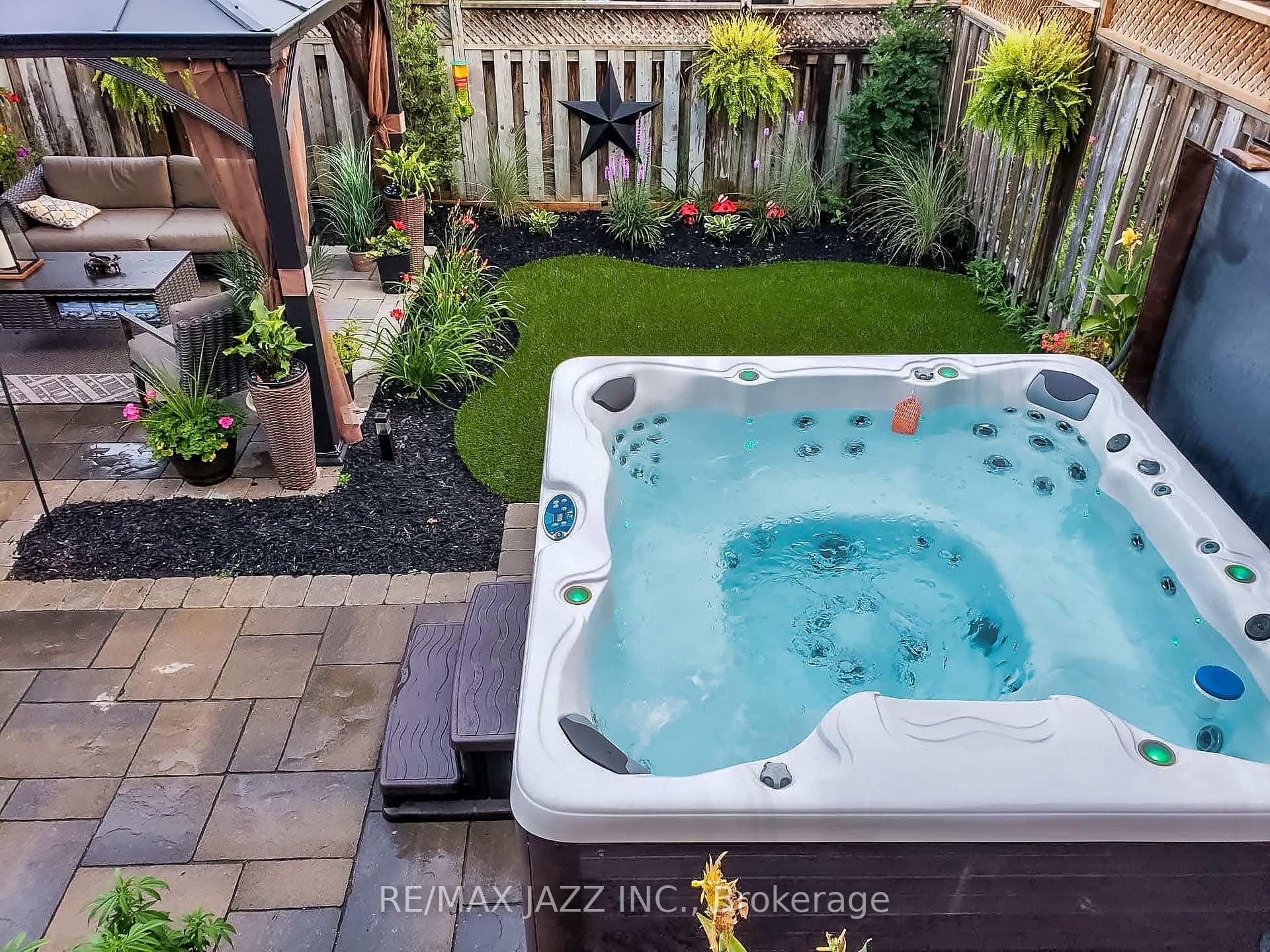 Photo 40 of 47 Hutton Place, Clarington, Bowmanville — HOMEH