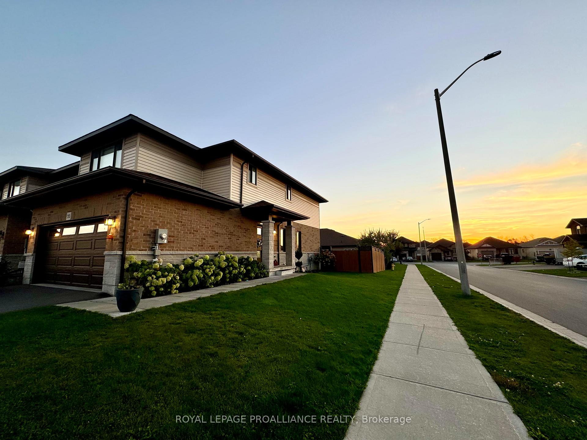 Photo 2 of 70 Cottonwood Drive, Belleville, Thurlow Ward — HOMEH