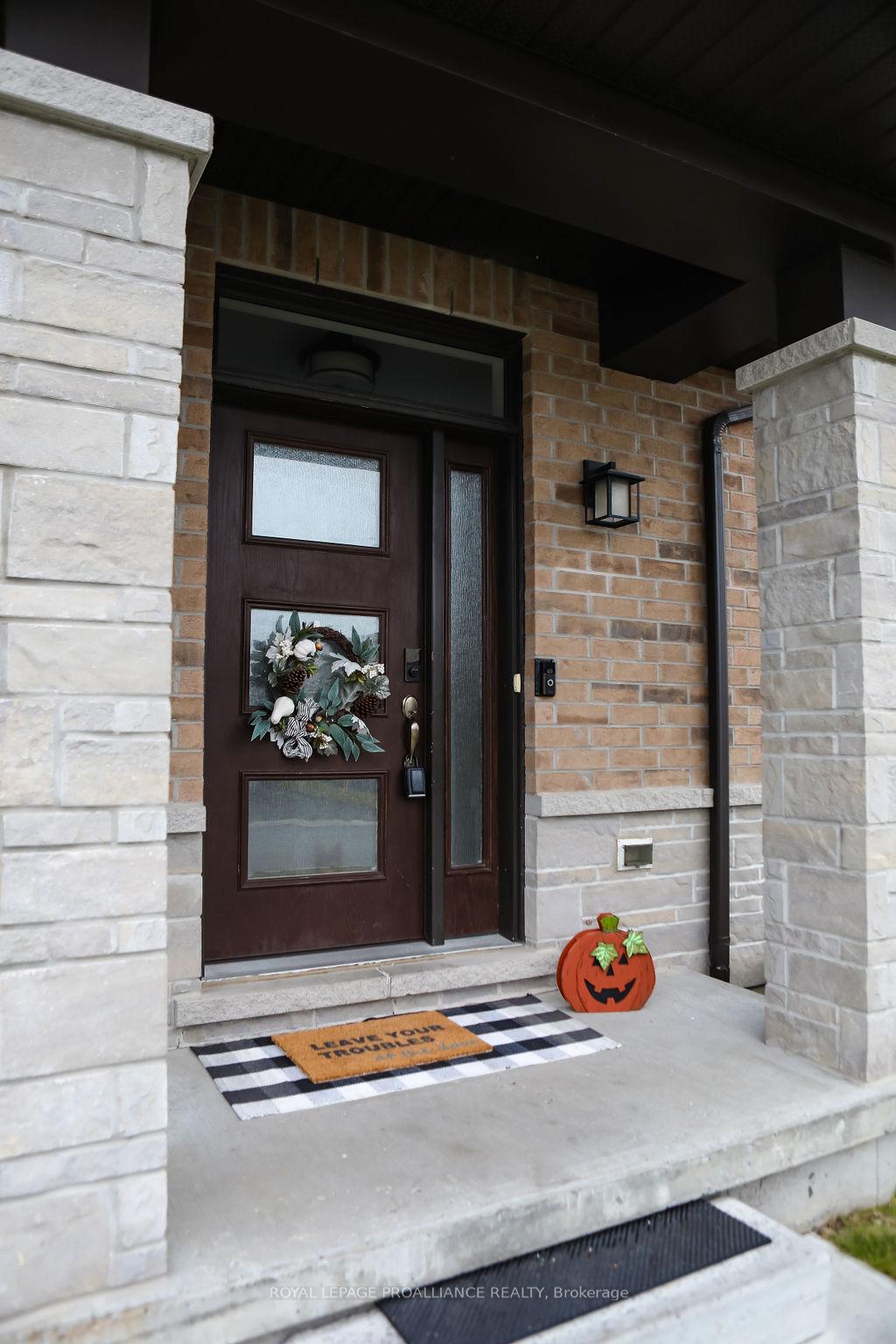 Photo 3 of 70 Cottonwood Drive, Belleville, Thurlow Ward — HOMEH