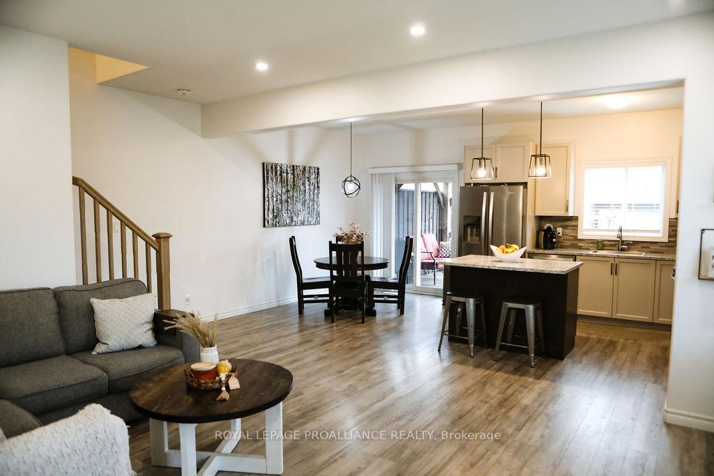 Photo 5 of 70 Cottonwood Drive, Belleville, Thurlow Ward — HOMEH