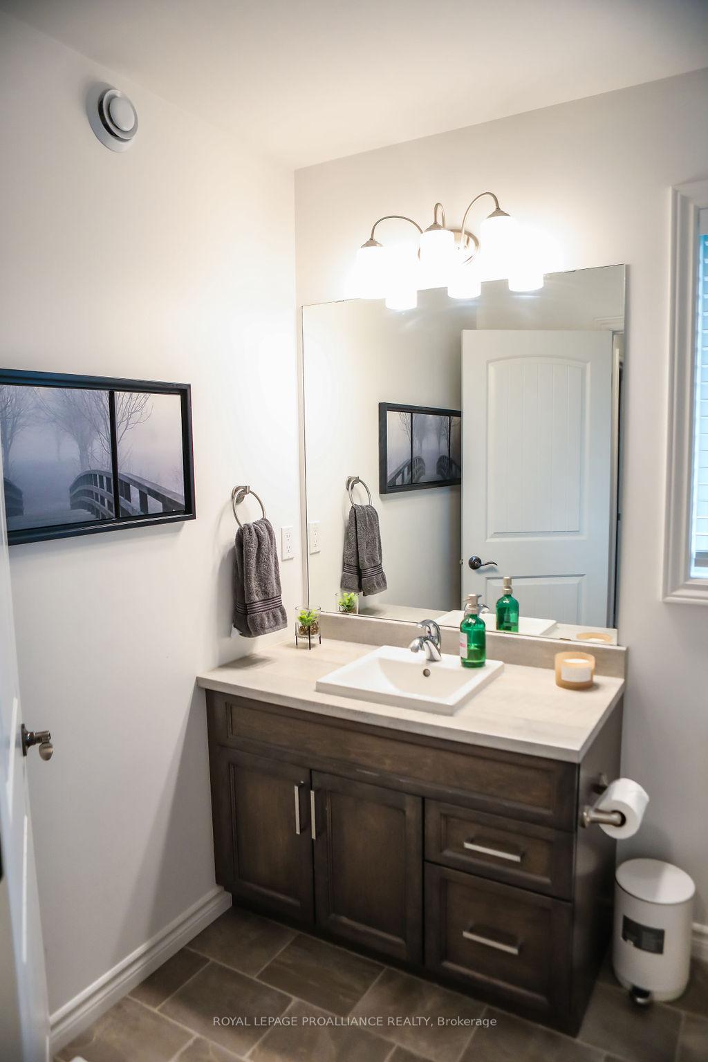 Photo 14 of 70 Cottonwood Drive, Belleville, Thurlow Ward — HOMEH