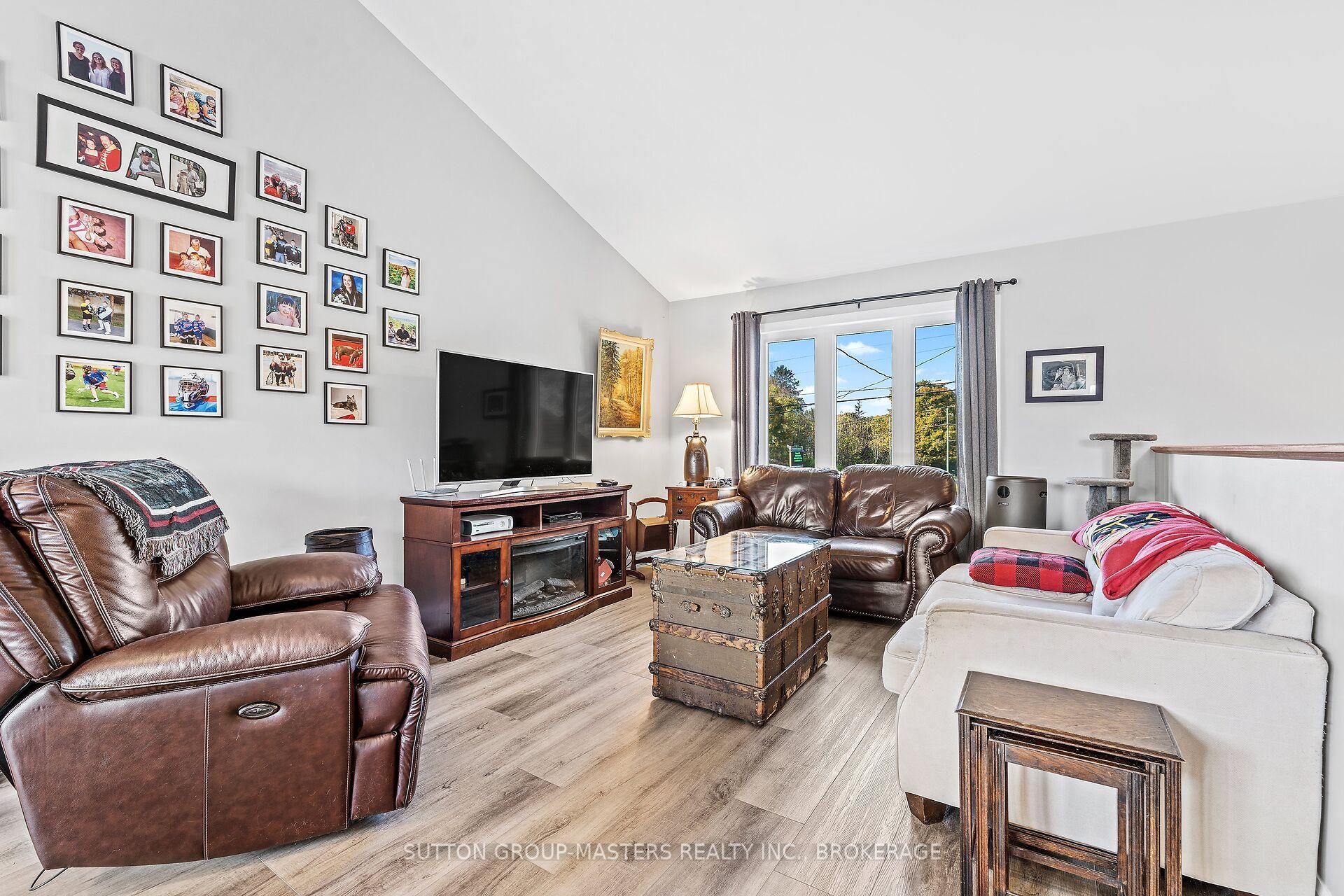 Photo 12 of 6442 Road 38 N, Frontenac, Frontenac South — HOMEH