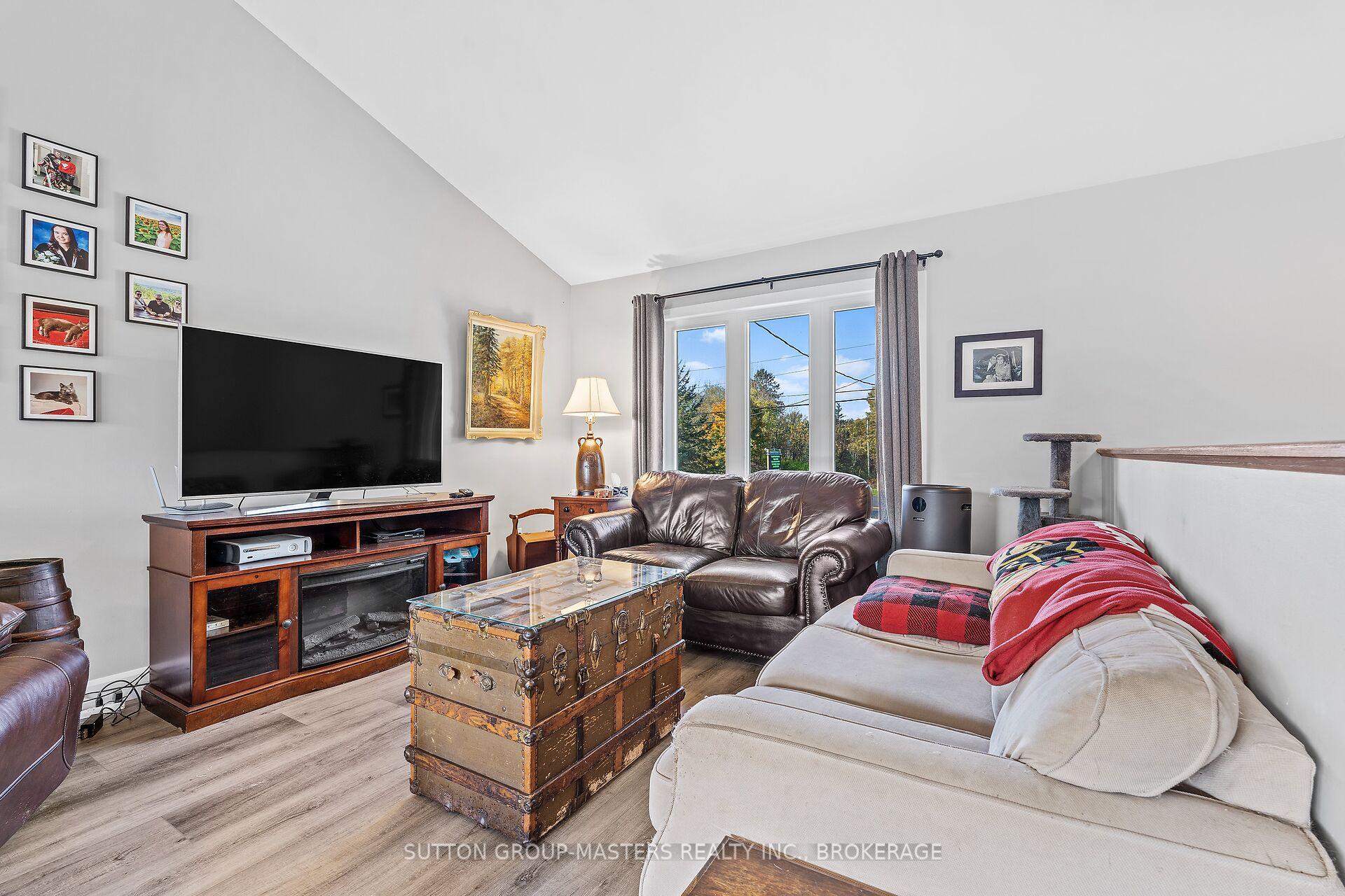 Photo 13 of 6442 Road 38 N, Frontenac, Frontenac South — HOMEH